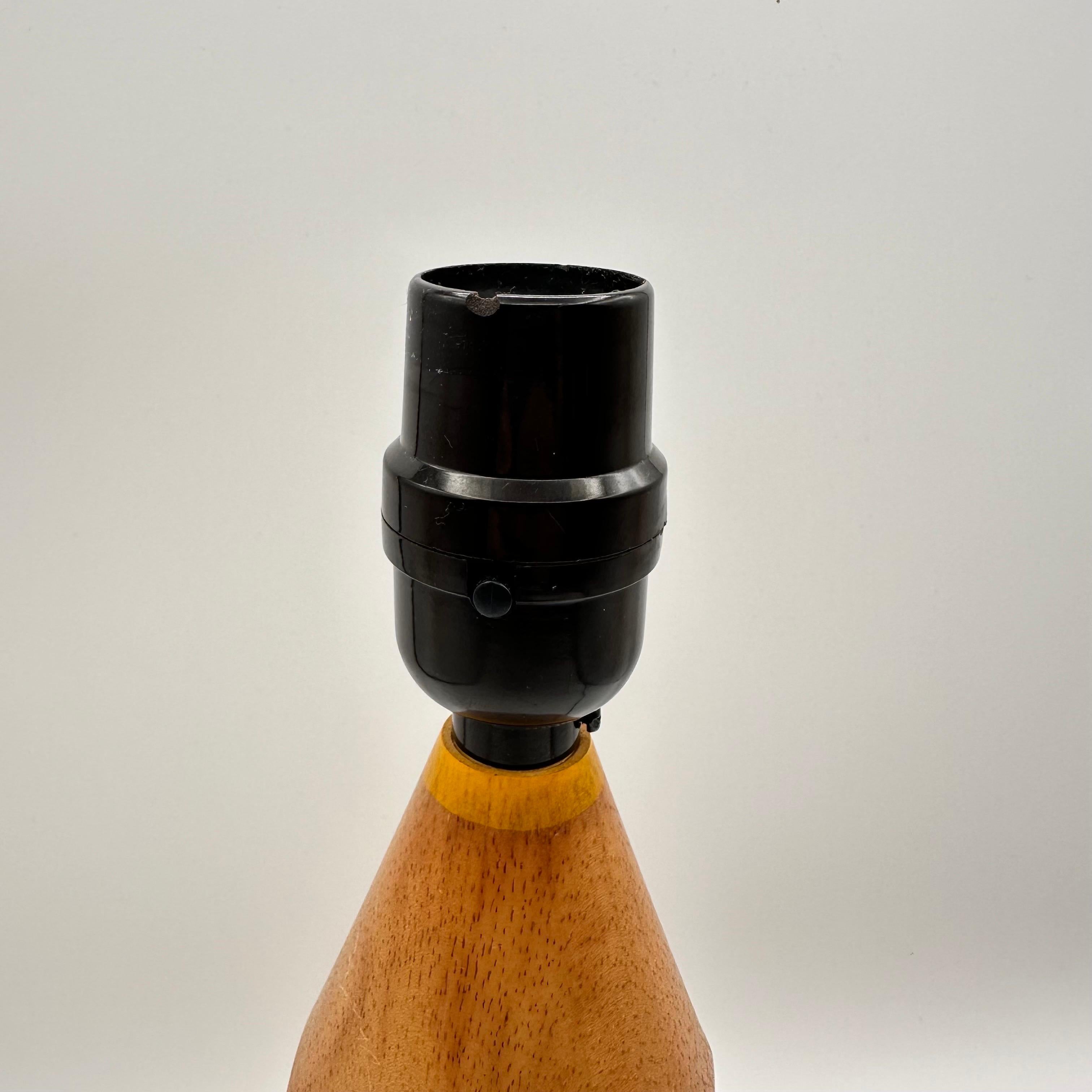 Peint Lampe de bureau jaune style Pop Art, années 1980 en vente
