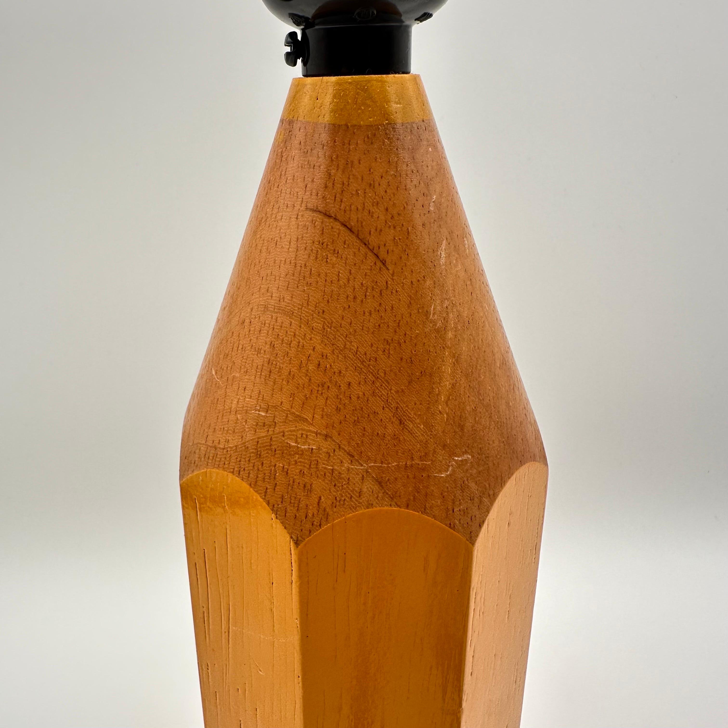 Bois Lampe de bureau jaune style Pop Art, années 1980 en vente