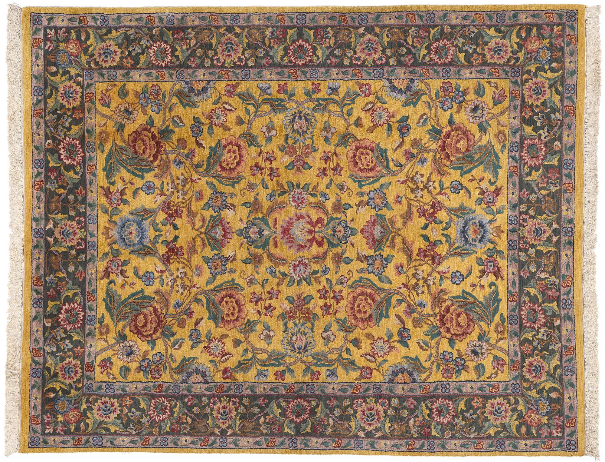 Gelber indischer Täbris-Teppich im Vintage-Stil mit englischem Landhaus- und Kunsthandwerksstil (Wolle) im Angebot