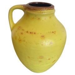 Carafe en poterie jaune vintage, Allemagne de l'Ouest 