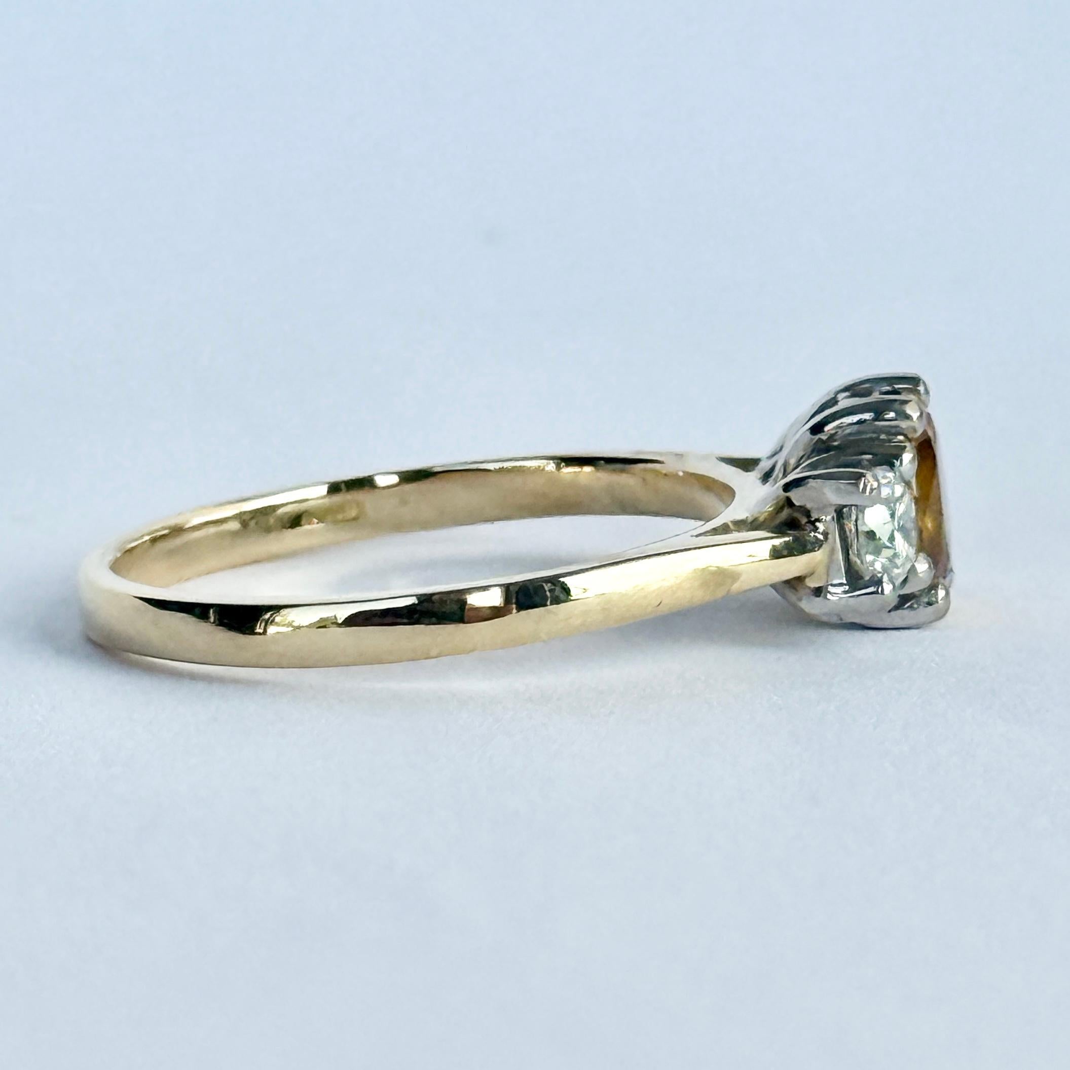 Anello d'epoca con tre pietre in oro 18 carati, zaffiri gialli e diamanti in vendita 2