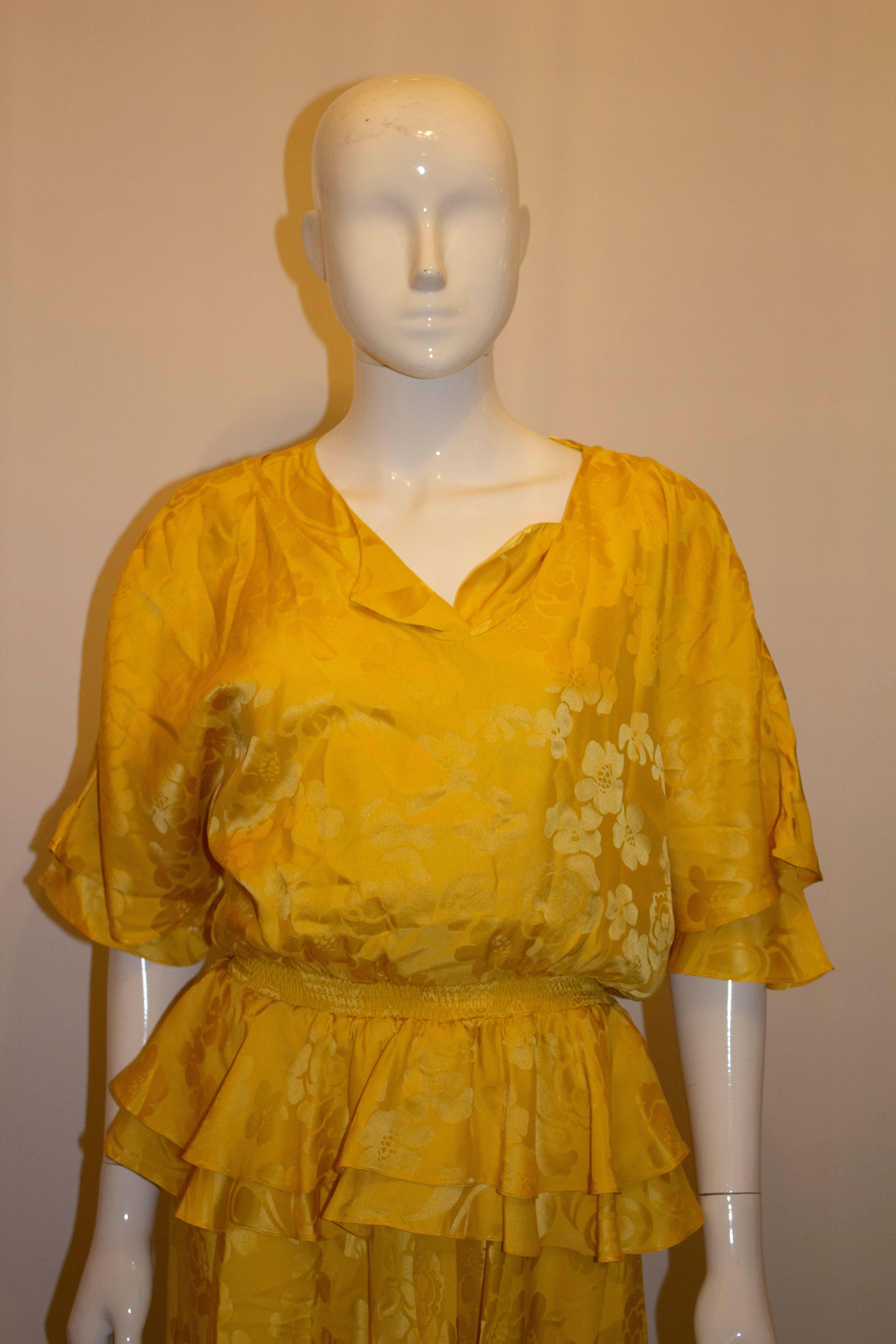 VIntage Yellow  Silk Pallant Dress In Good Condition For Sale In London, GB