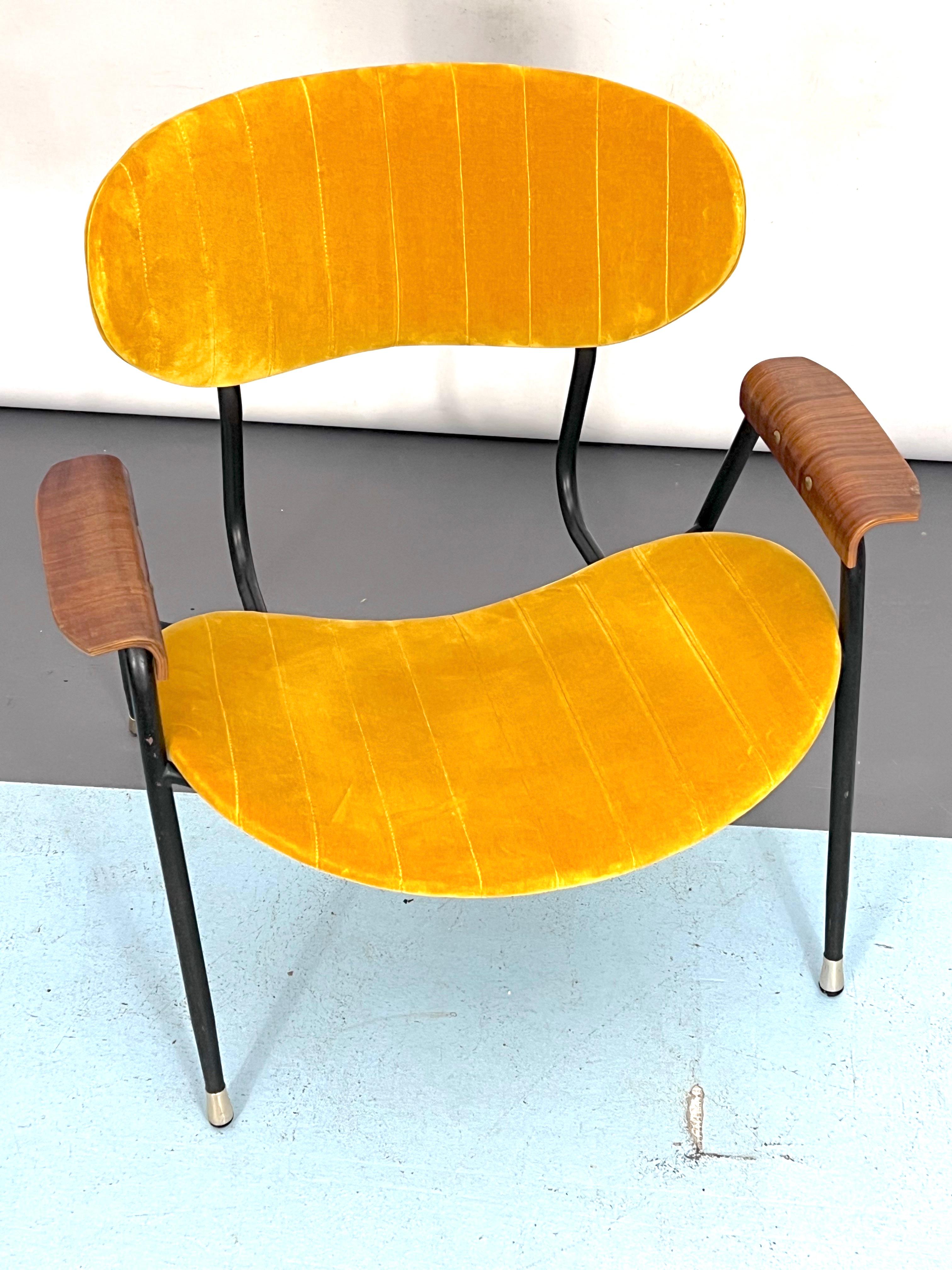 Gelber Vintage-Stuhl aus Samt von Gastone Rinaldi für RIMA, Italien 1950er Jahre (Moderne der Mitte des Jahrhunderts) im Angebot
