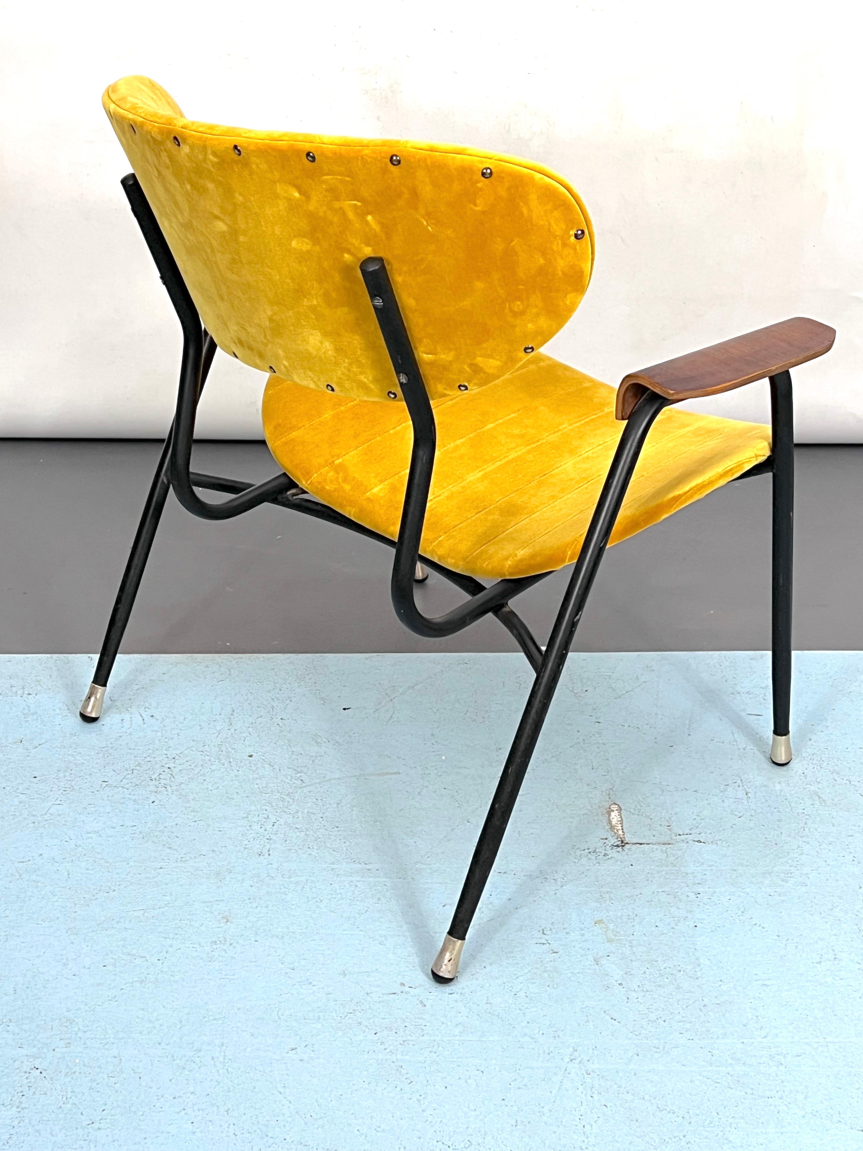 Gelber Vintage-Stuhl aus Samt von Gastone Rinaldi für RIMA, Italien 1950er Jahre im Zustand „Gut“ im Angebot in Catania, CT