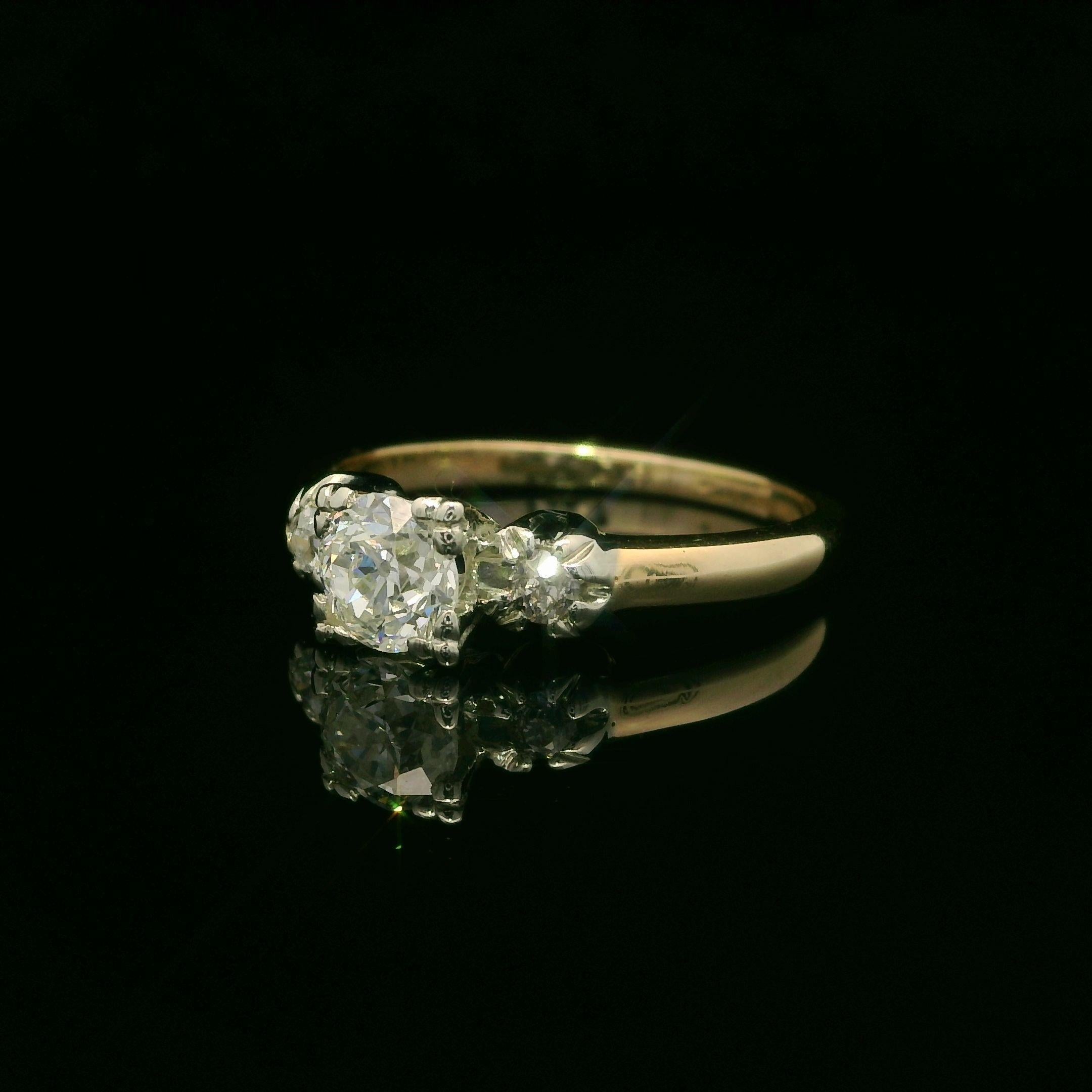 Anello di fidanzamento o di promessa in oro giallo e bianco vintage con diamante taglio vecchio da 0,56 ct. In condizioni buone in vendita a Montclair, NJ