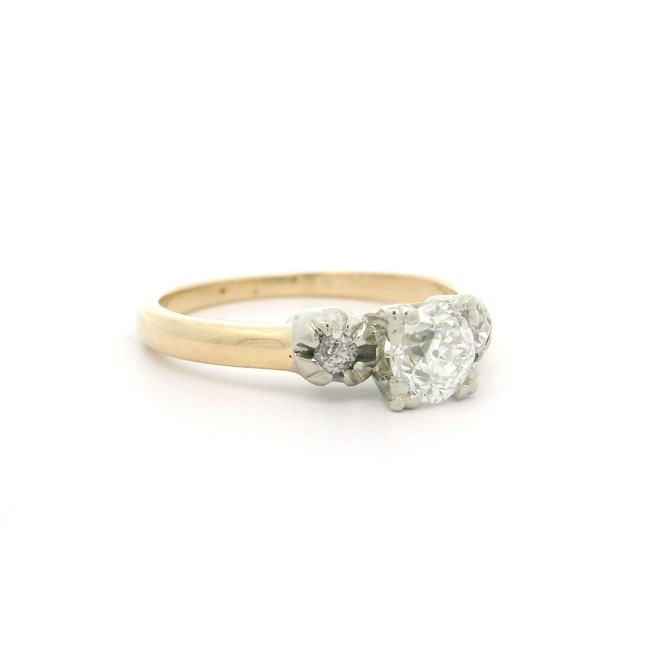 Anello di fidanzamento o di promessa in oro giallo e bianco vintage con diamante taglio vecchio da 0,56 ct. in vendita 2