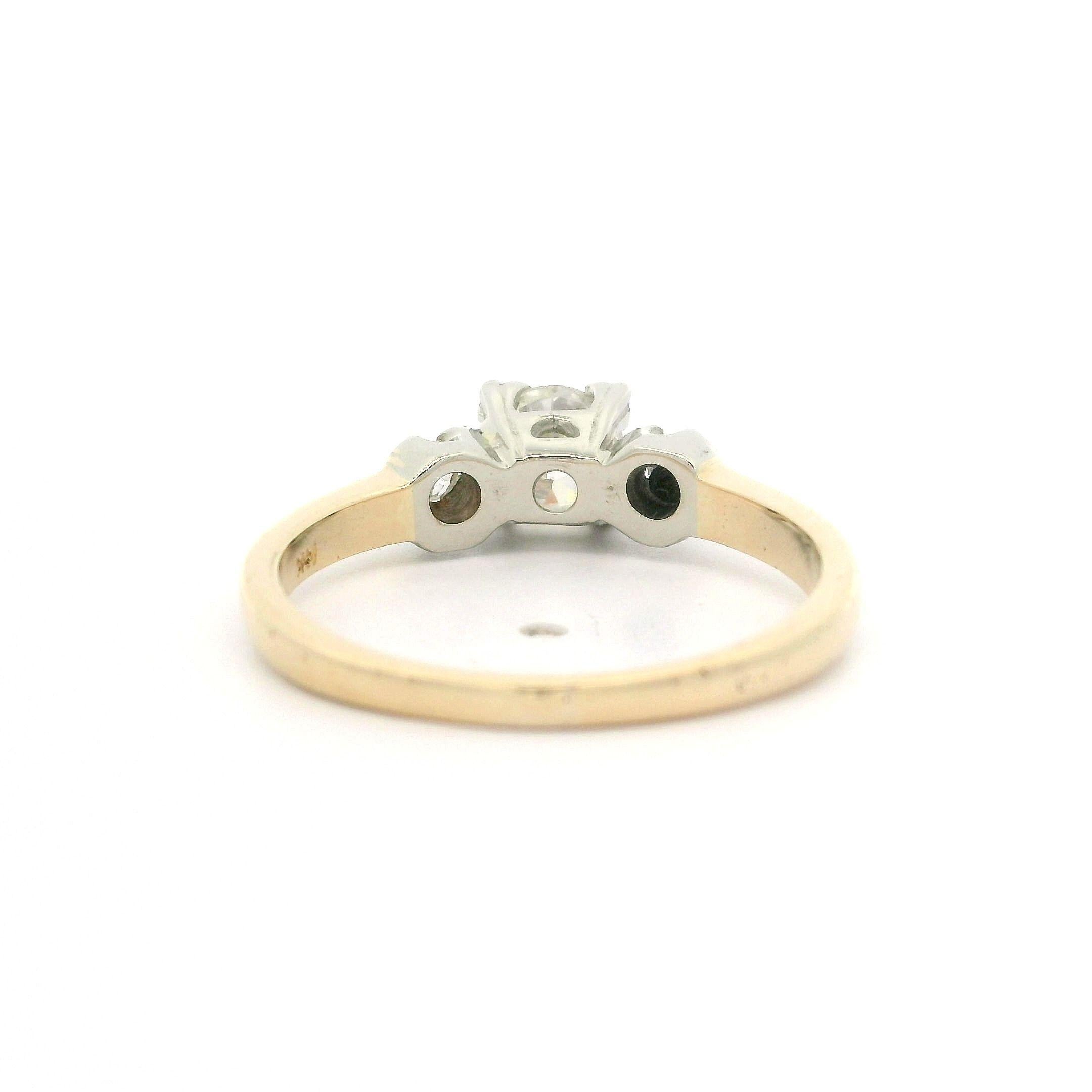 Anello di fidanzamento o di promessa in oro giallo e bianco vintage con diamante taglio vecchio da 0,56 ct. in vendita 4