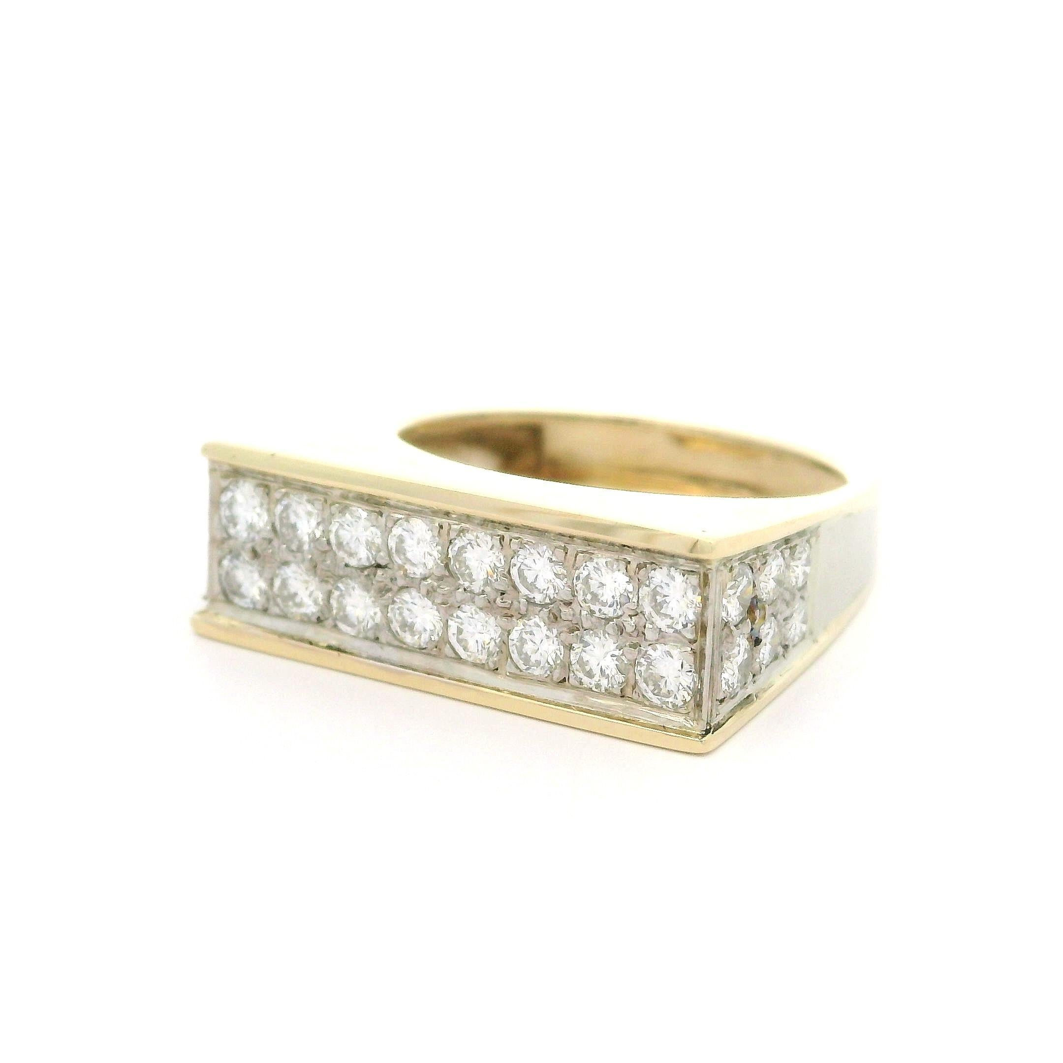 Bague géométrique carrée en or jaune et blanc 0,84 ctw pavé de diamants en vente 7