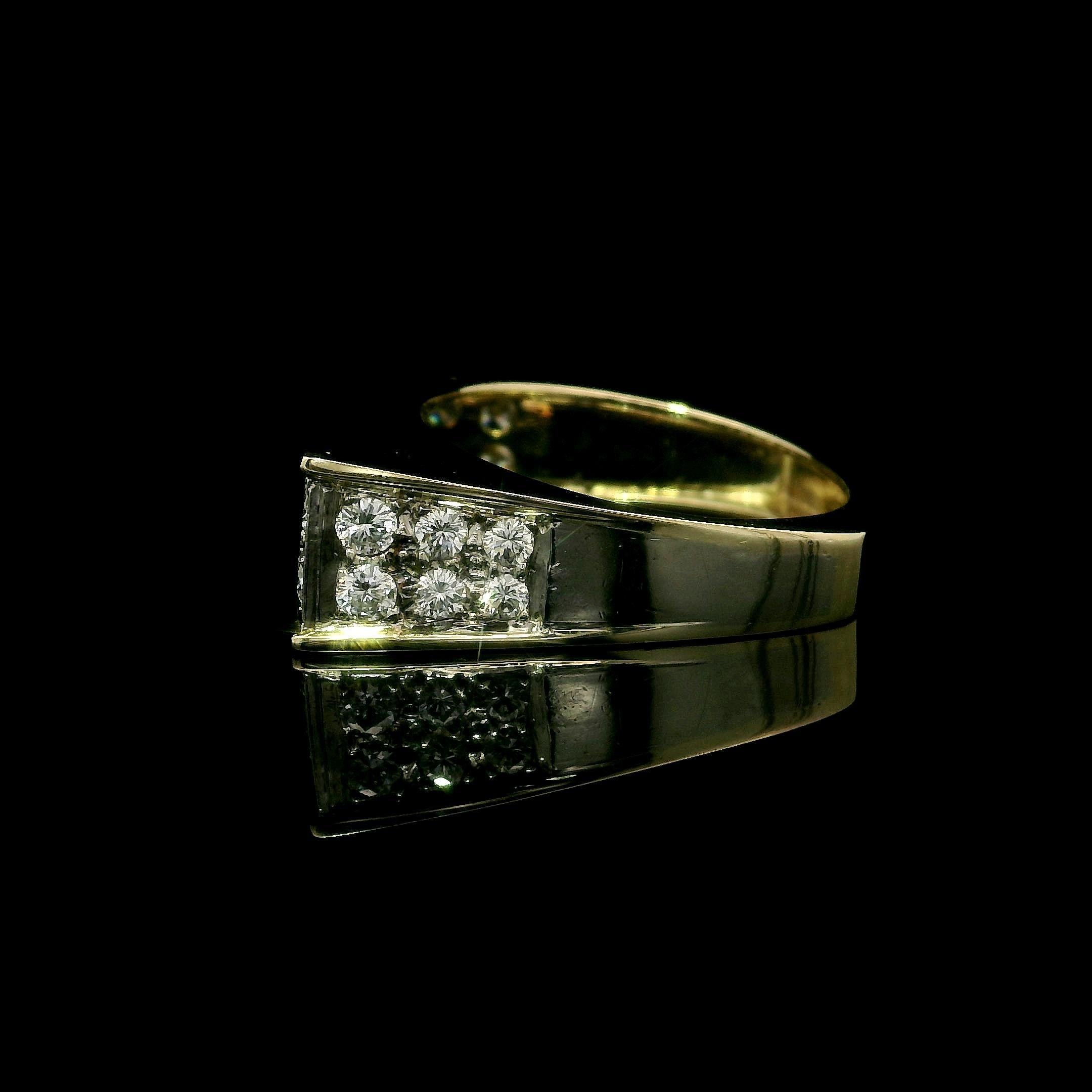 Bague géométrique carrée en or jaune et blanc 0,84 ctw pavé de diamants en vente 4