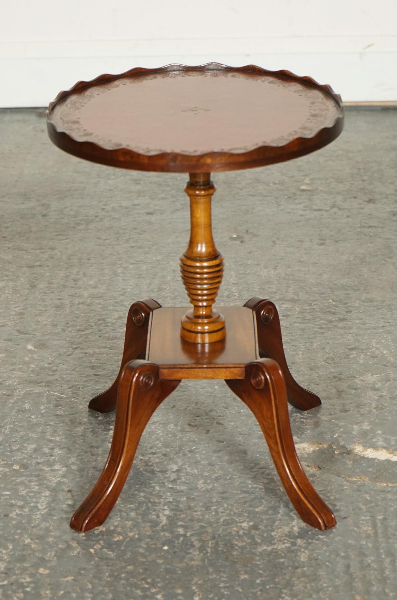 British VINTAGE YEW WOOD BURGUNDY LEATHER TOP SIDE END LAMP WINE TABLE WITH PiE CRUST For Sale