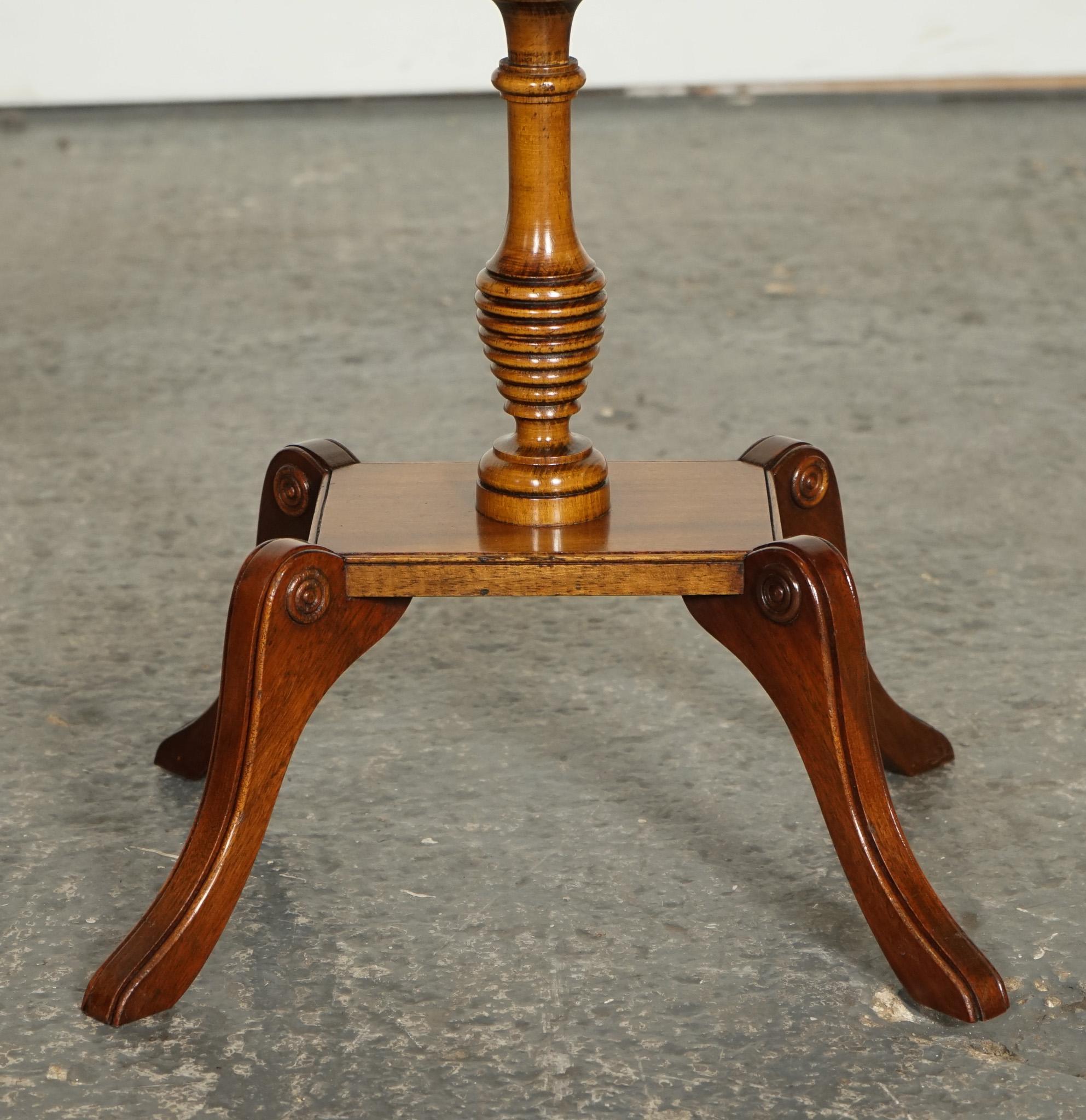 Leather VINTAGE YEW WOOD BURGUNDY LEATHER TOP SIDE END LAMP WINE TABLE WITH PiE CRUST For Sale