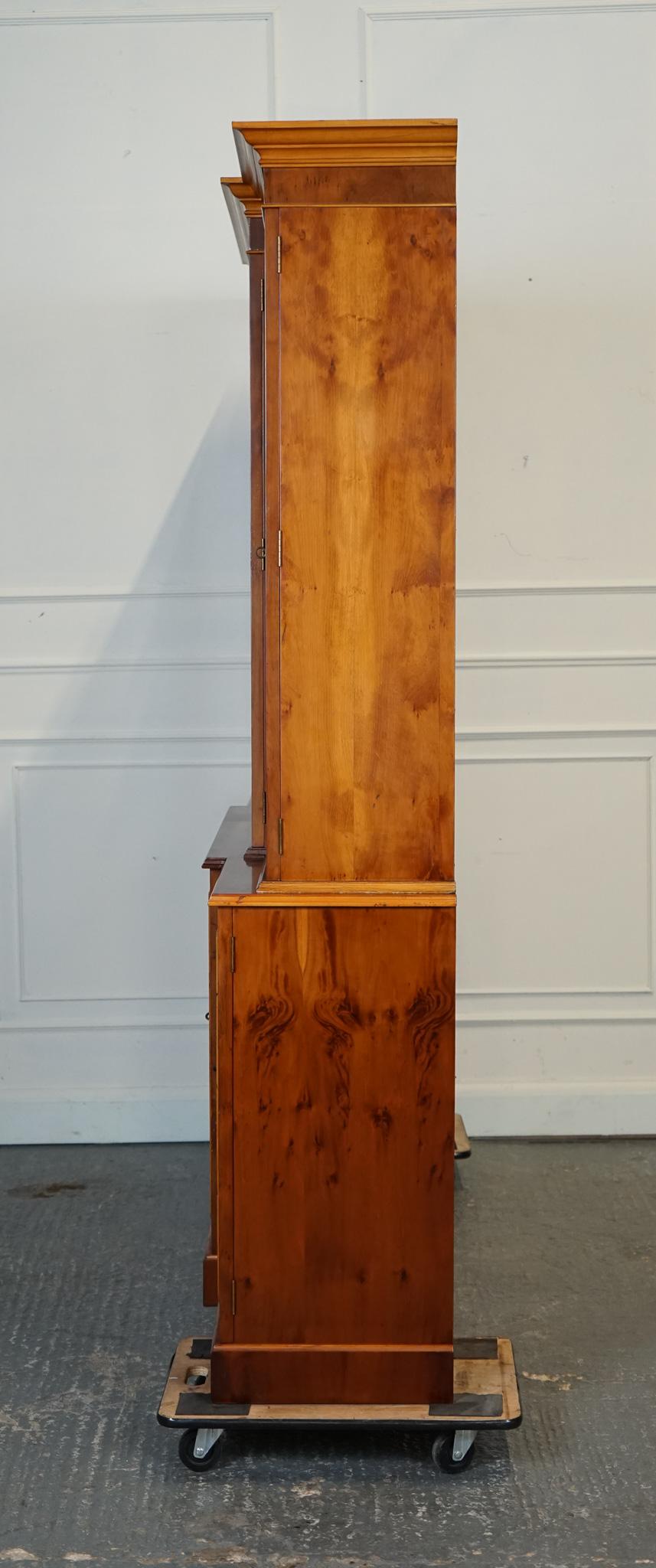 VINTAGE YEW WOOD DISPLAY CABINET BOOKCASE WiTH ADJUSTABLE SHELVES 5