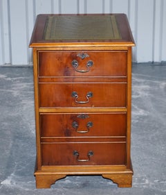 ARMADIO IN LEGNO DI RUGNO D'EPOCA CON TOP IN PELLE VERDE E DUE CASSETTI (2)