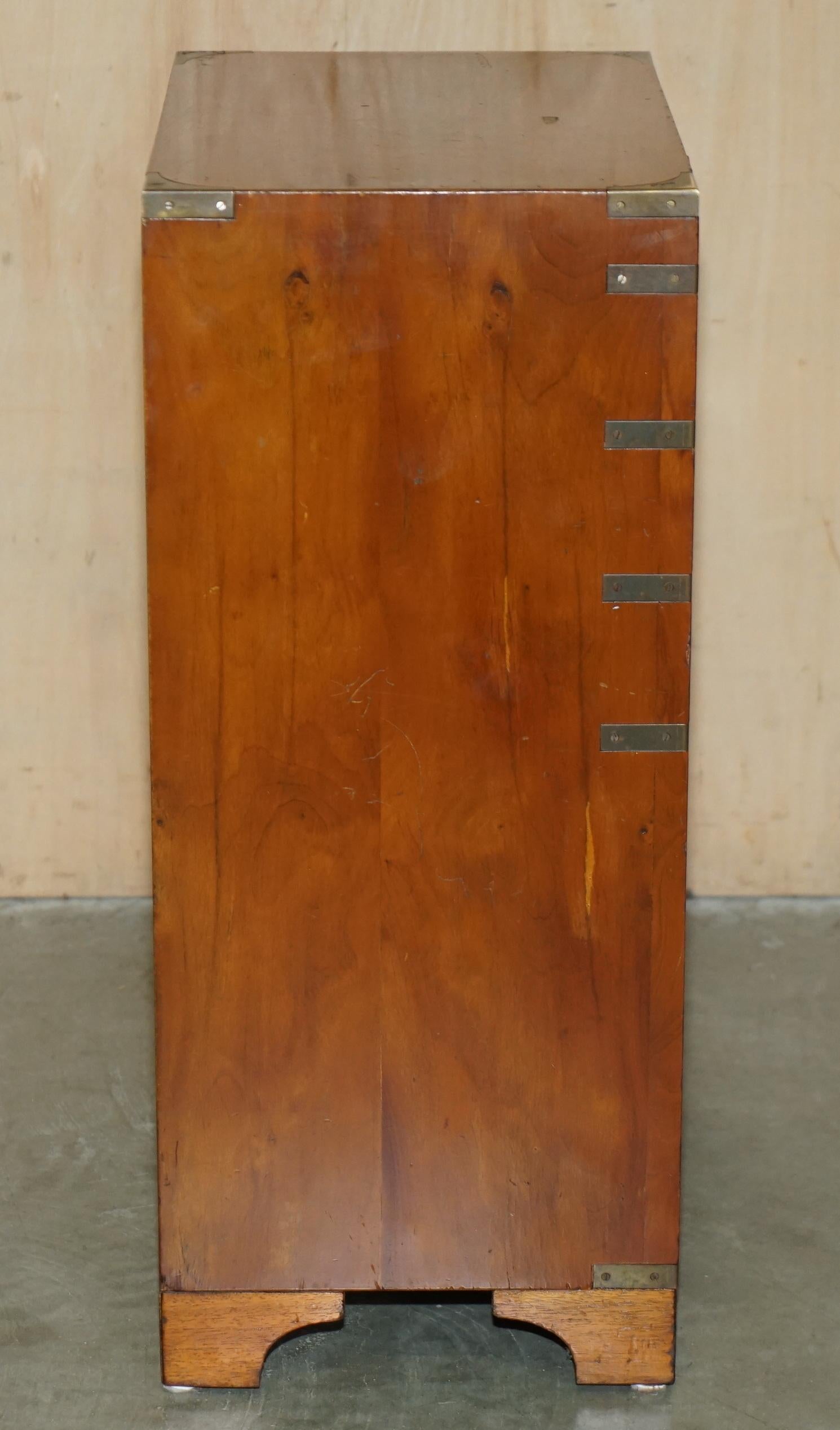 20th Century VINTAGE YEW WOOD & GREEN LEATHER MiLITARY CAMPAIGN SIDE TABLE LEATHER SLIP TRAY For Sale