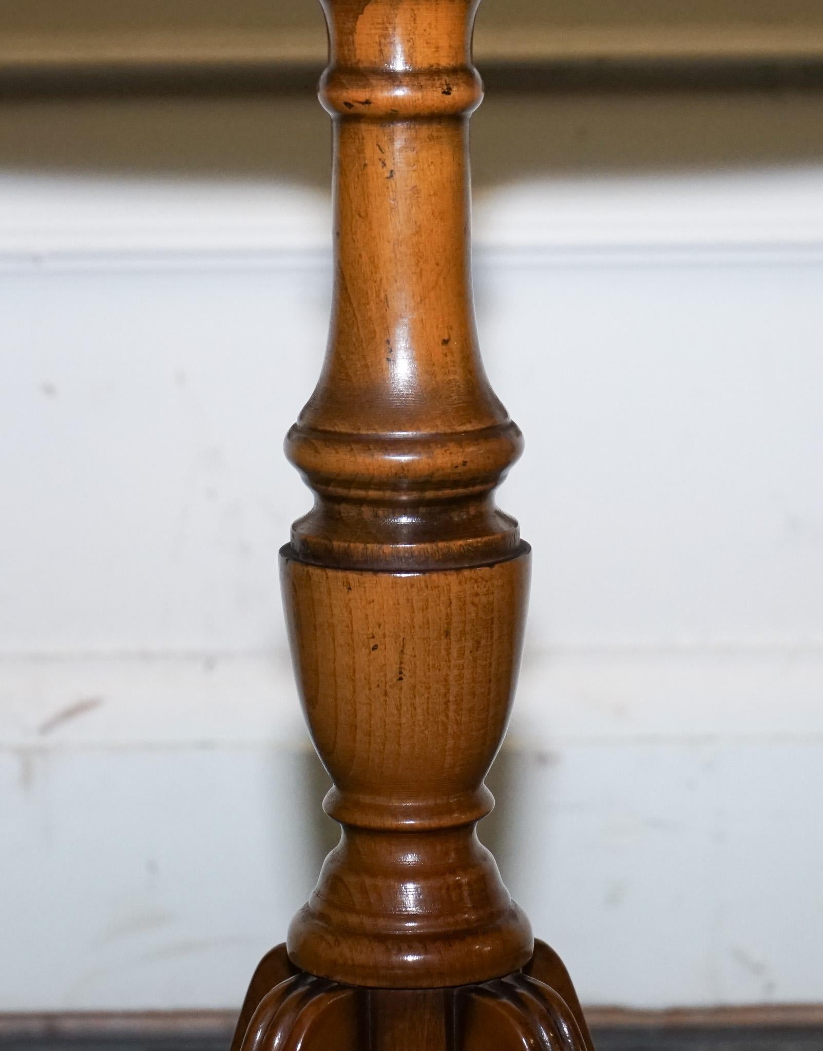 20ième siècle VINTAGE YEW WOOD SIDE END WiNE LAMP TABLE en vente