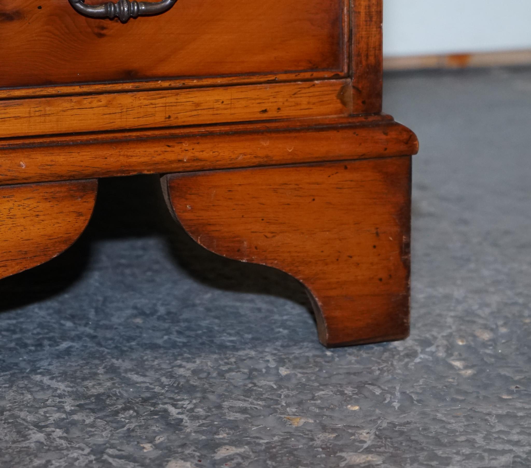 Bureau VINTAGE YEW WOOD TWiN EN CUIR DE PEDESTAL GREEN en vente 5