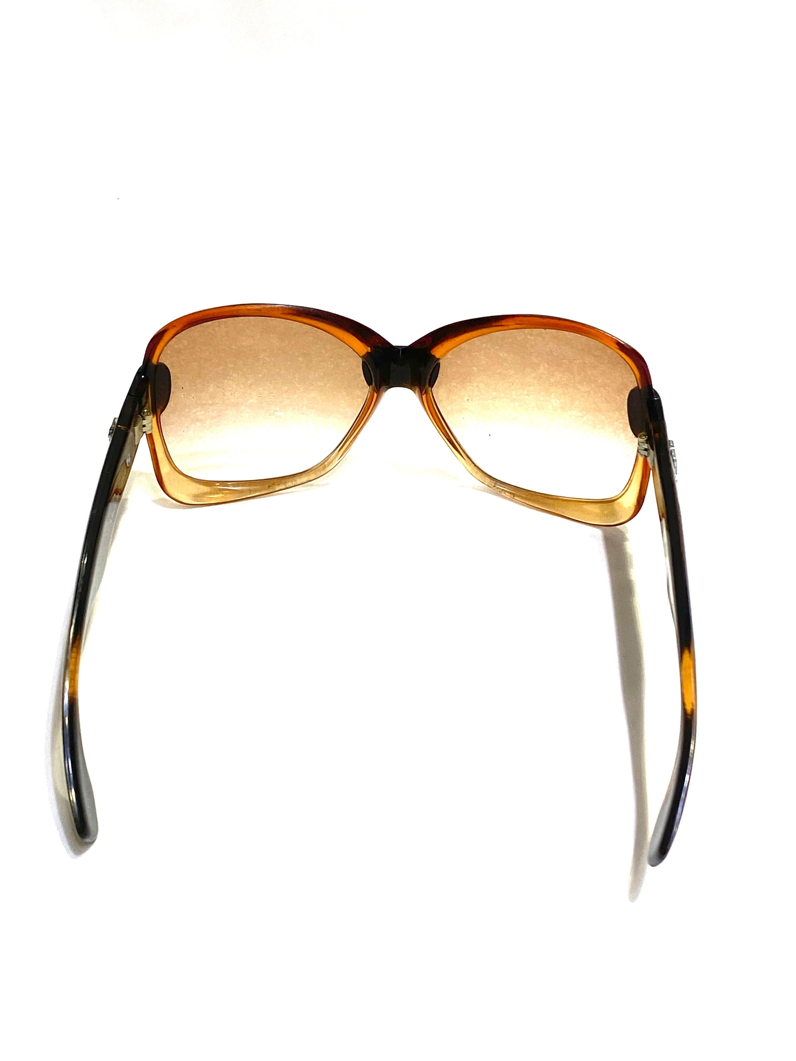 Vintage YSL Brown and Black Square Sunglasses In Excellent Condition For Sale In Beverly Hills, CA