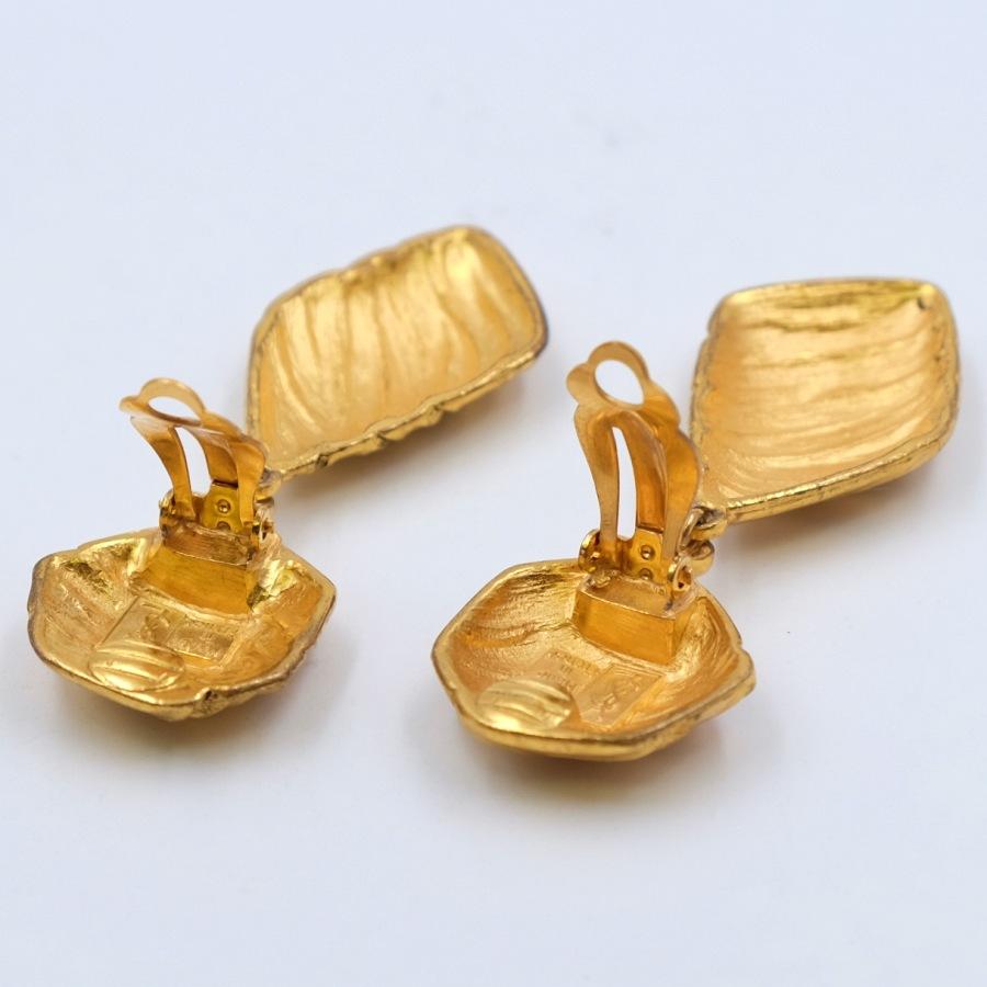 Vintage YSL Geometry Clip-on Earrings 1980s In Excellent Condition In Austin, TX