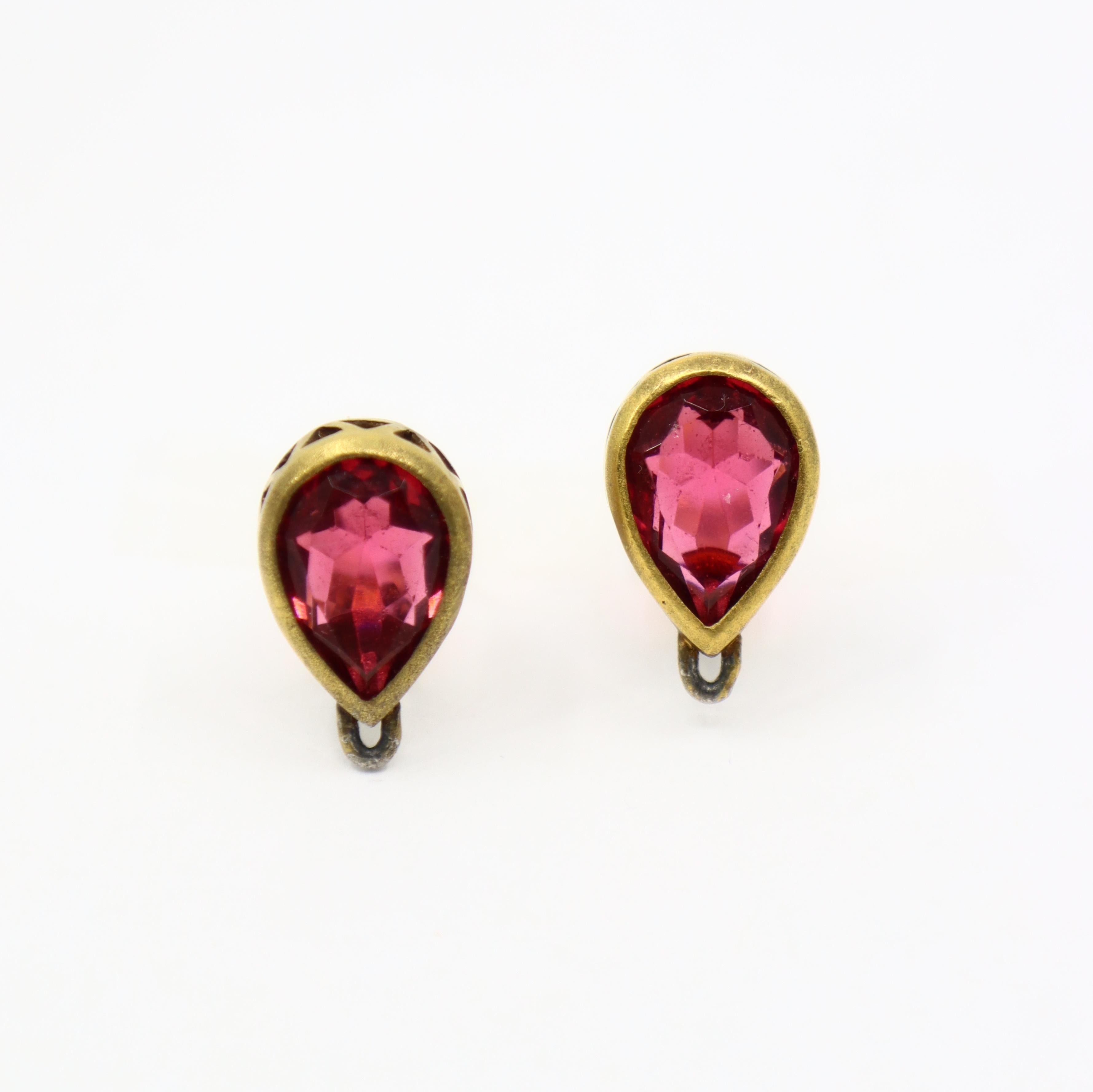 Vintage YSL Gold Tone Rosa Kristall Ohrringe im Zustand „Gut“ im Angebot in Flushing, NY