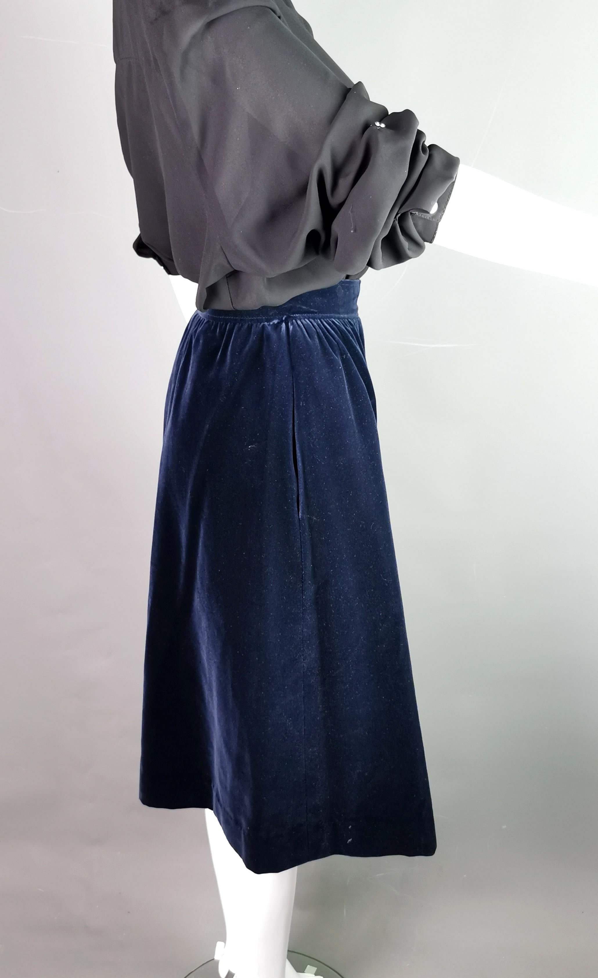Vintage YSL Rive Gauche navy blue velvet skirt  In Fair Condition In NEWARK, GB