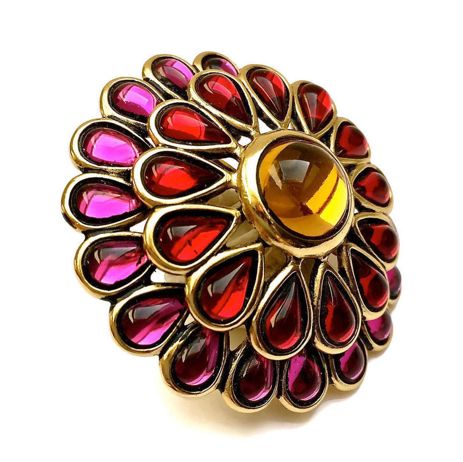 Vintage YSL Yves Saint Laurent Dome Flower Glass Pendant Brooch In Excellent Condition In Kingersheim, Alsace