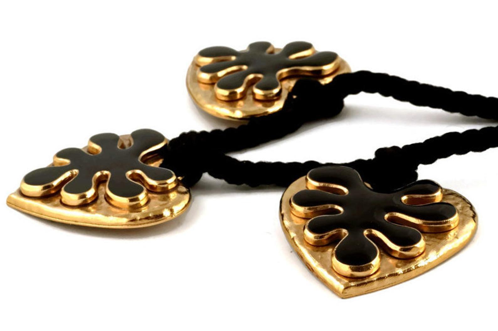 Vintage YSL Yves Saint Laurent Enamel Heart Silk Cord Necklace In Excellent Condition In Kingersheim, Alsace