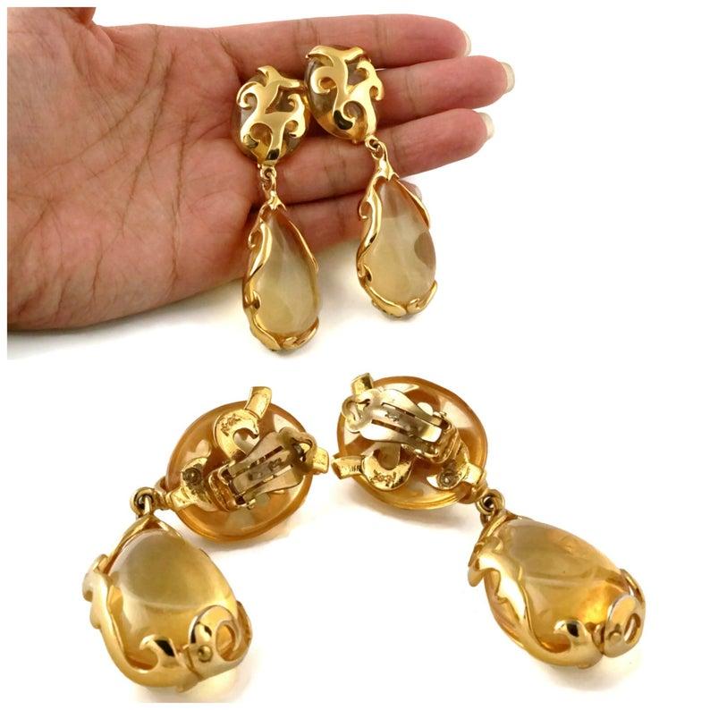 Vintage YSL Yves Saint Laurent Stylized Lucite Dangling Earrings In Excellent Condition For Sale In Kingersheim, Alsace