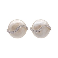 Boucles d'oreilles vintage en perles de monnaie Yvel Biwa  Or blanc 18 carats + diamants, perles de 14,5 mm