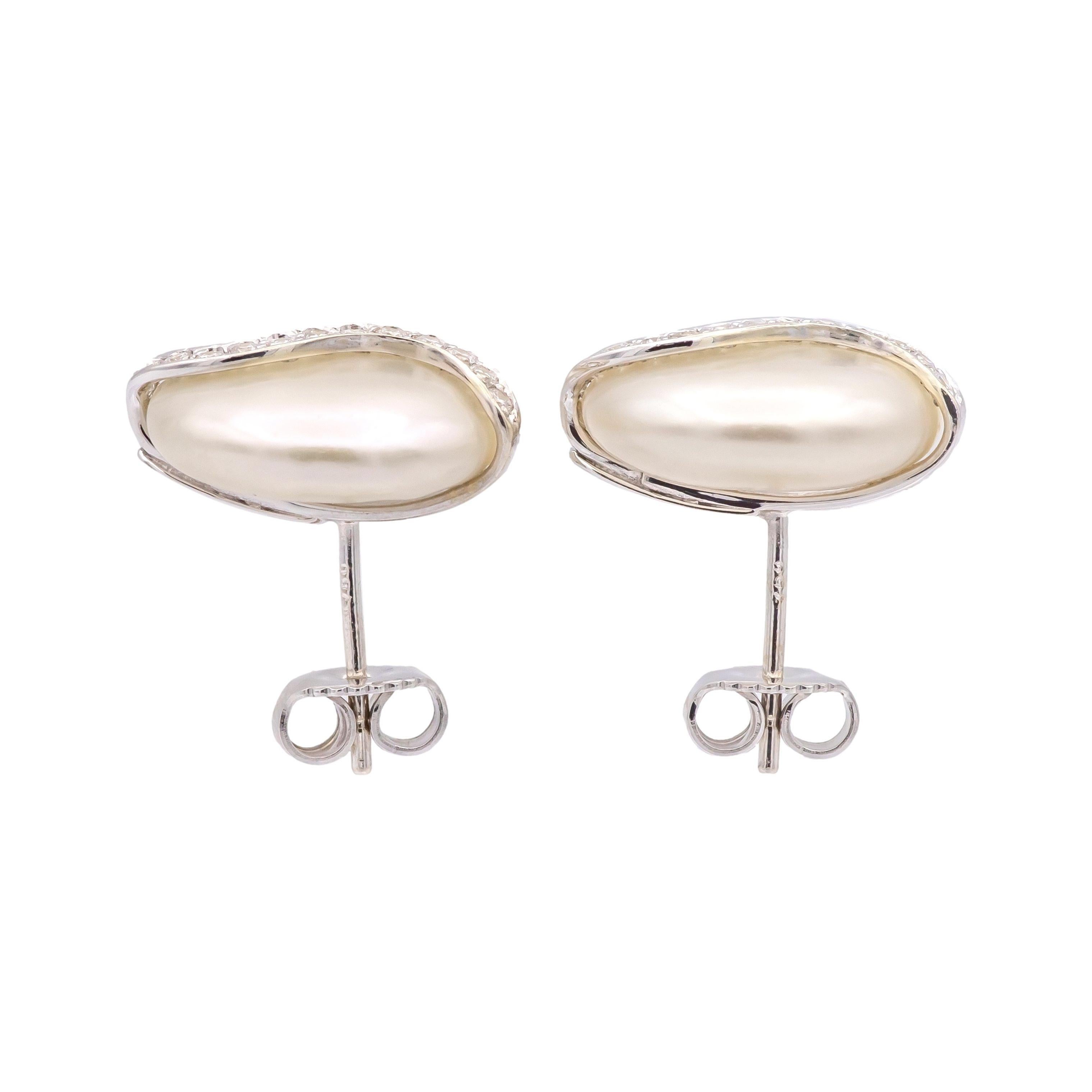 Pendientes Vintage Yvel Biwa Coin Pearl  Oro blanco de 18 quilates + diamantes, perlas de 14,5 mm en venta 2