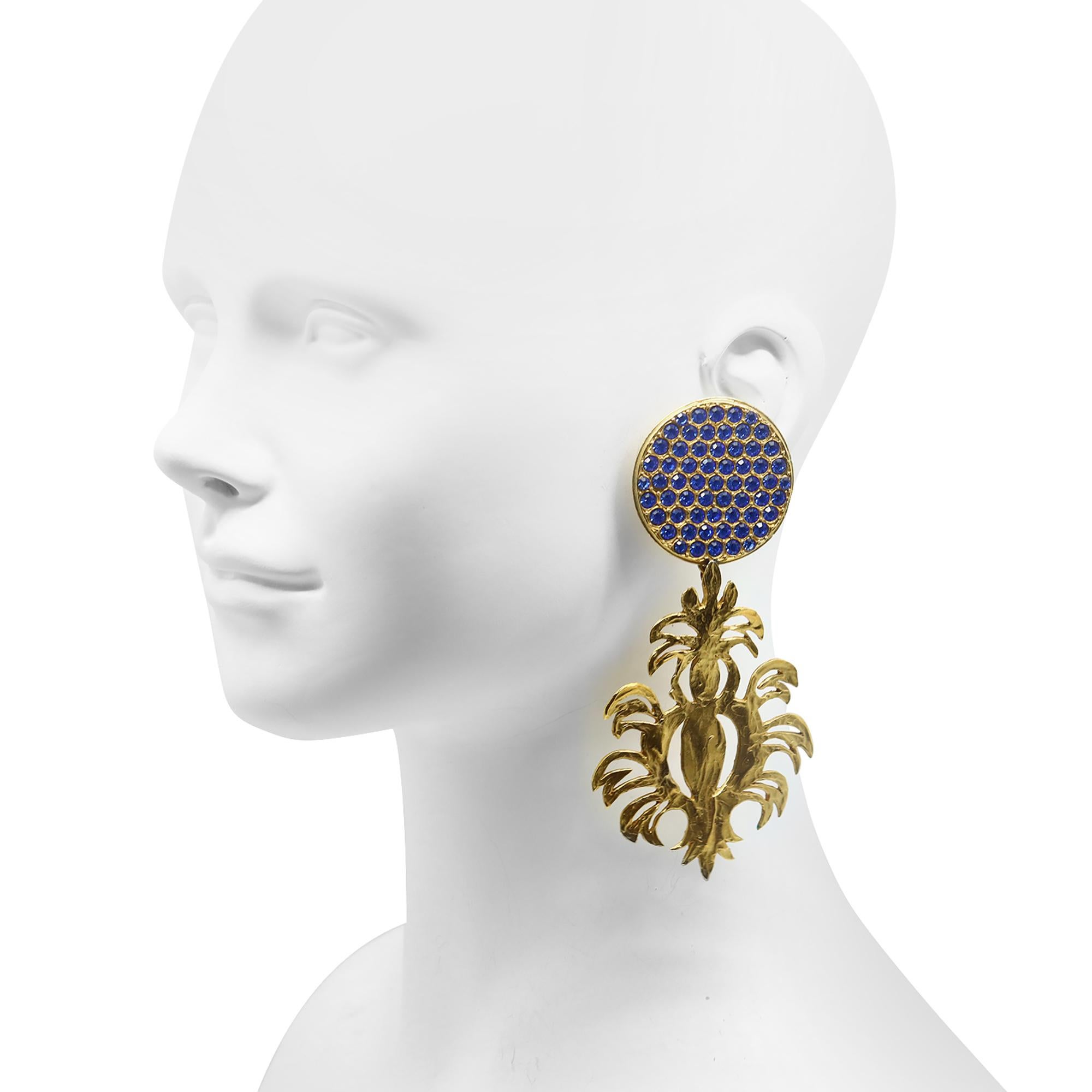 Vintage Yves Saint Lauren YSL Couture Gold-Ton mit blauen Kristallen CIRCA 1980s (Künstler*in) im Angebot