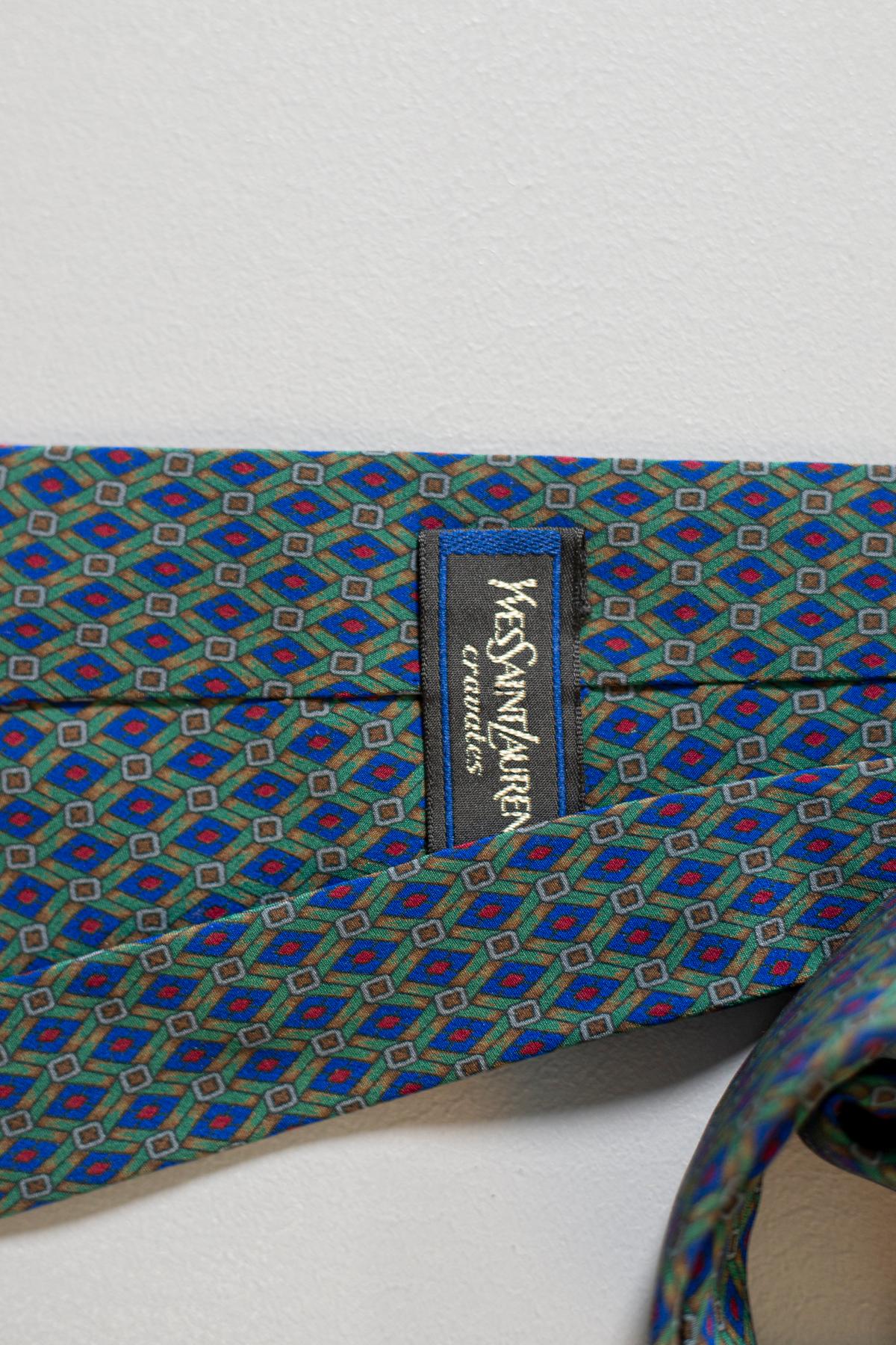 Bleu Yves Saint Laurent - Cravate vintage entièrement en soie en vente