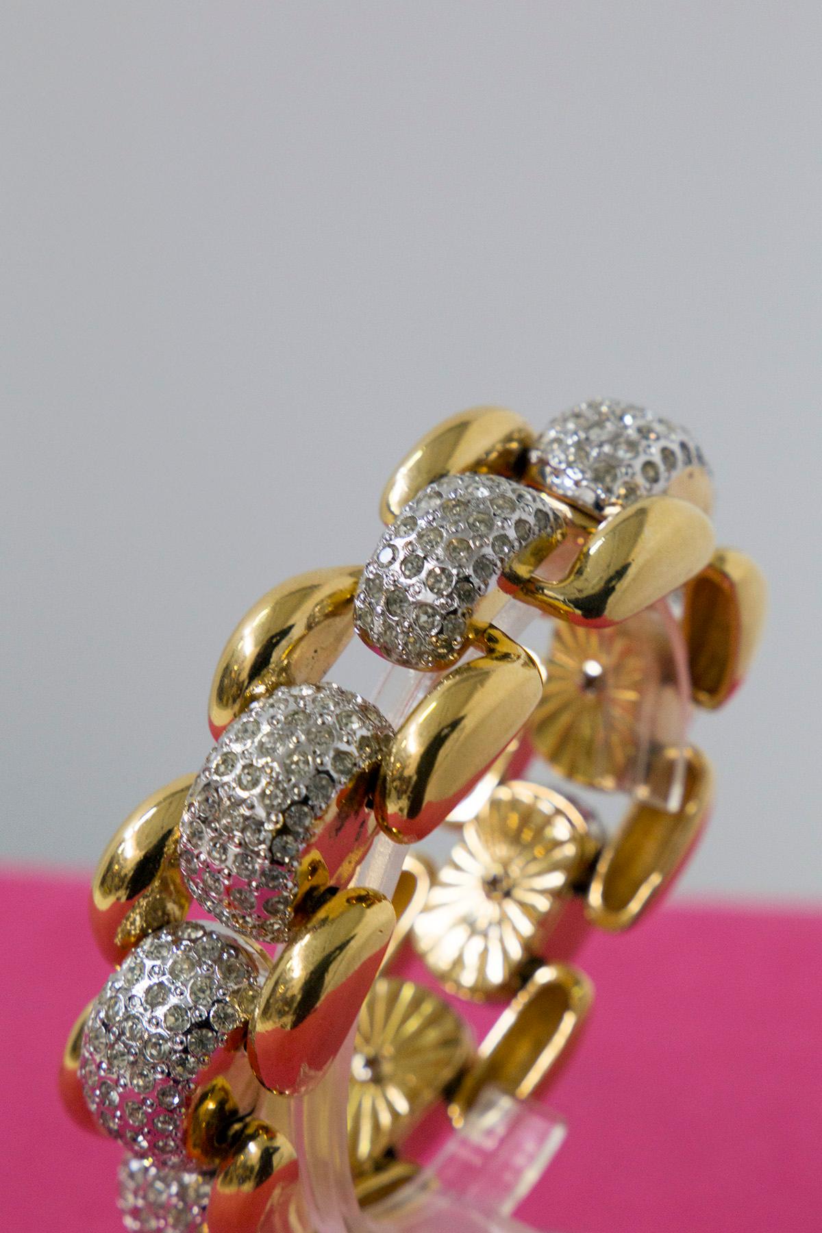 Vintage Yves Saint Laurent bracelet in gold-plated metal 1
