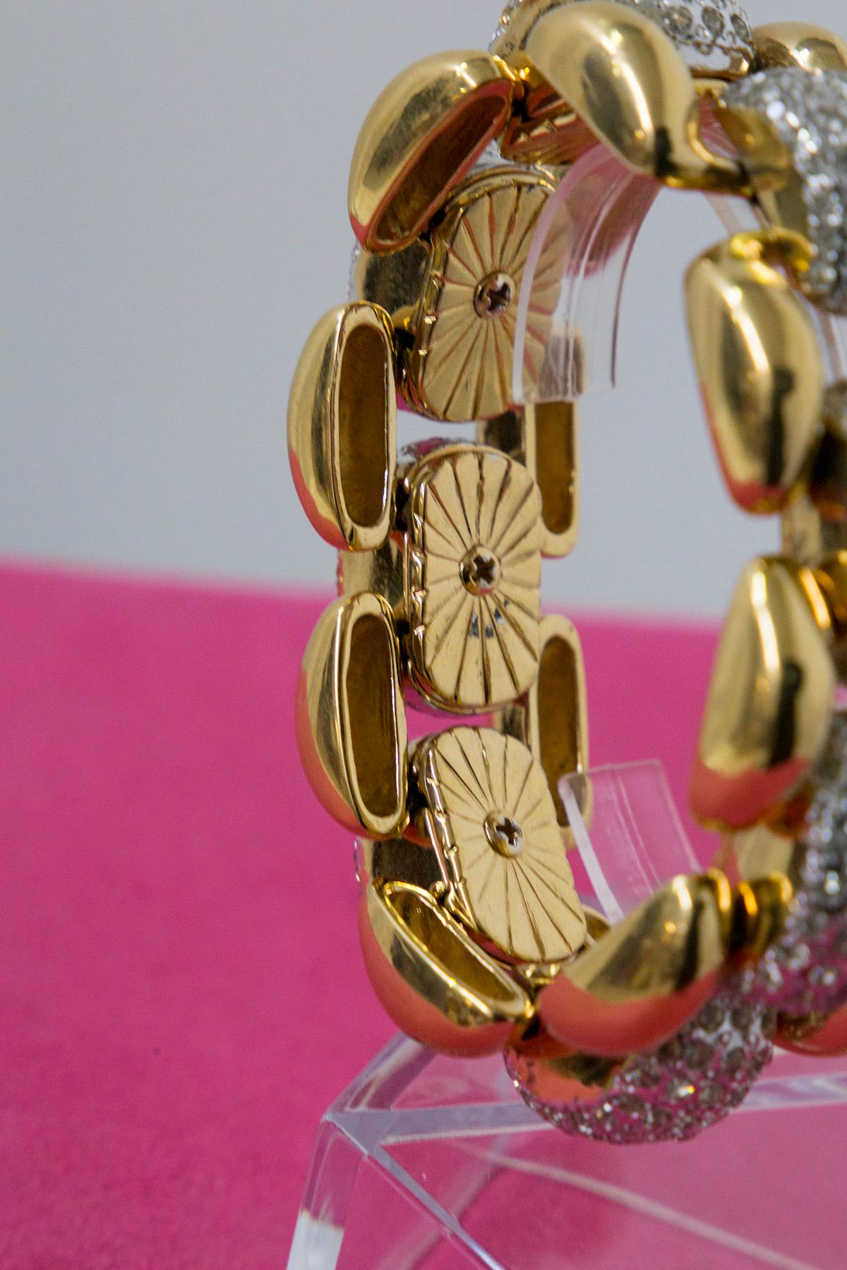 Vintage Yves Saint Laurent bracelet in gold-plated metal 2