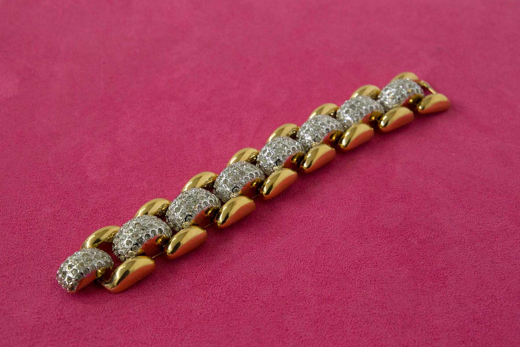 Vintage Yves Saint Laurent bracelet in gold-plated metal 3
