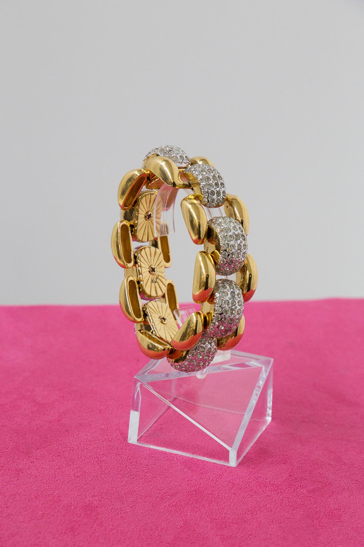Vintage Yves Saint Laurent bracelet in gold-plated metal In Good Condition In Milano, IT