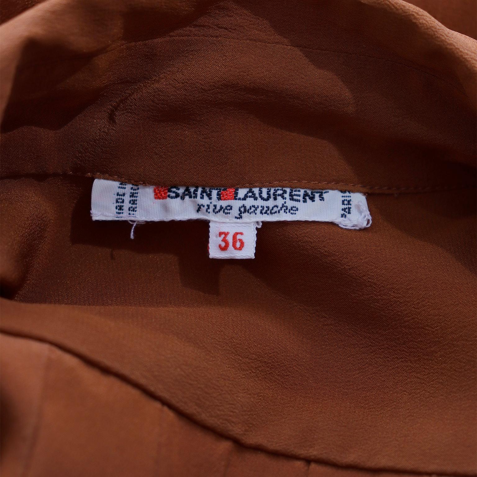 Vintage Yves Saint Laurent Brown Seide Knopfleiste Bluse mit Kragen im Angebot 3