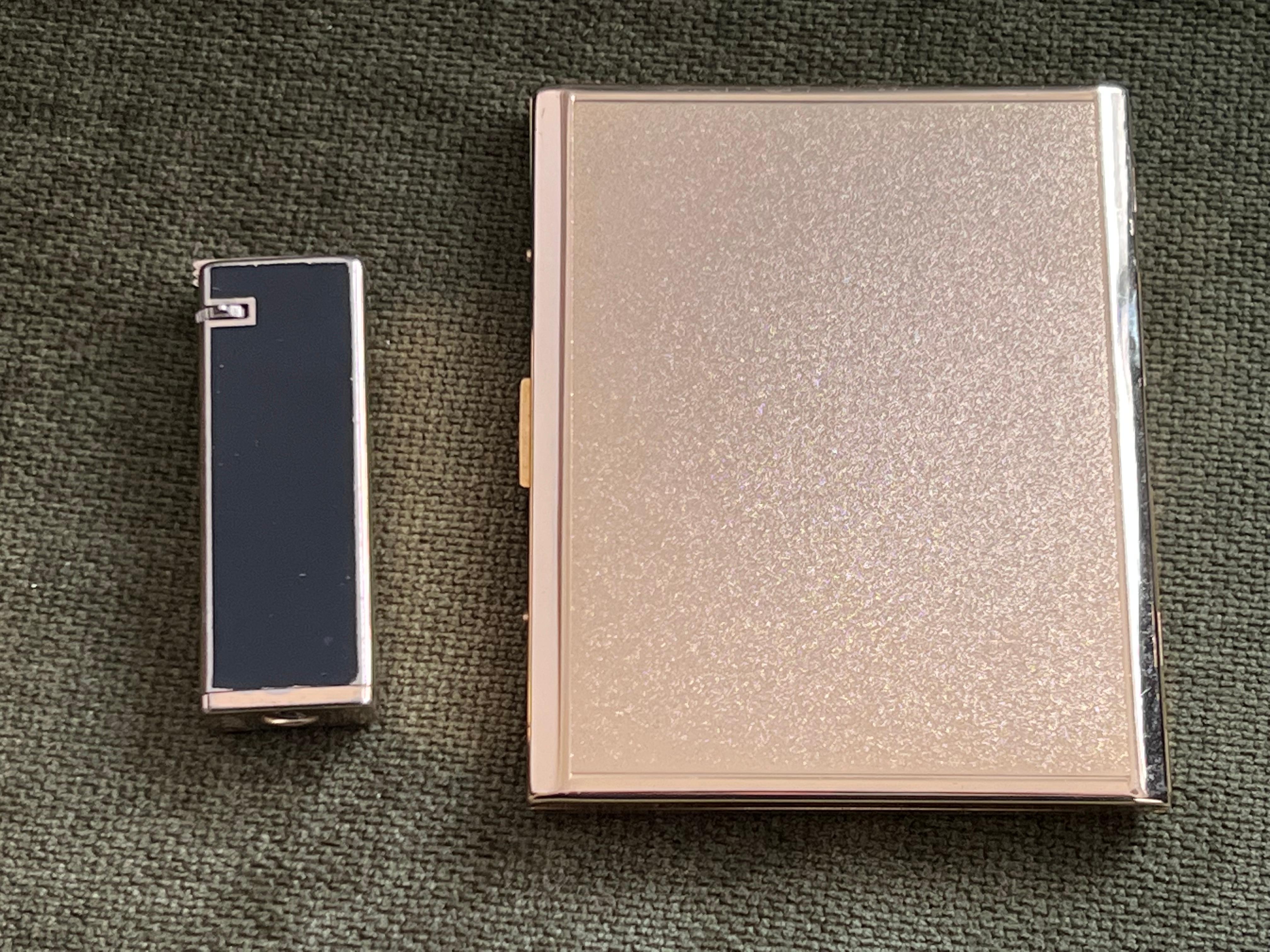 Vintage Yves Saint Laurent Zigarettenetui und Feuerzeug Set im Zustand „Gut“ in New York, NY
