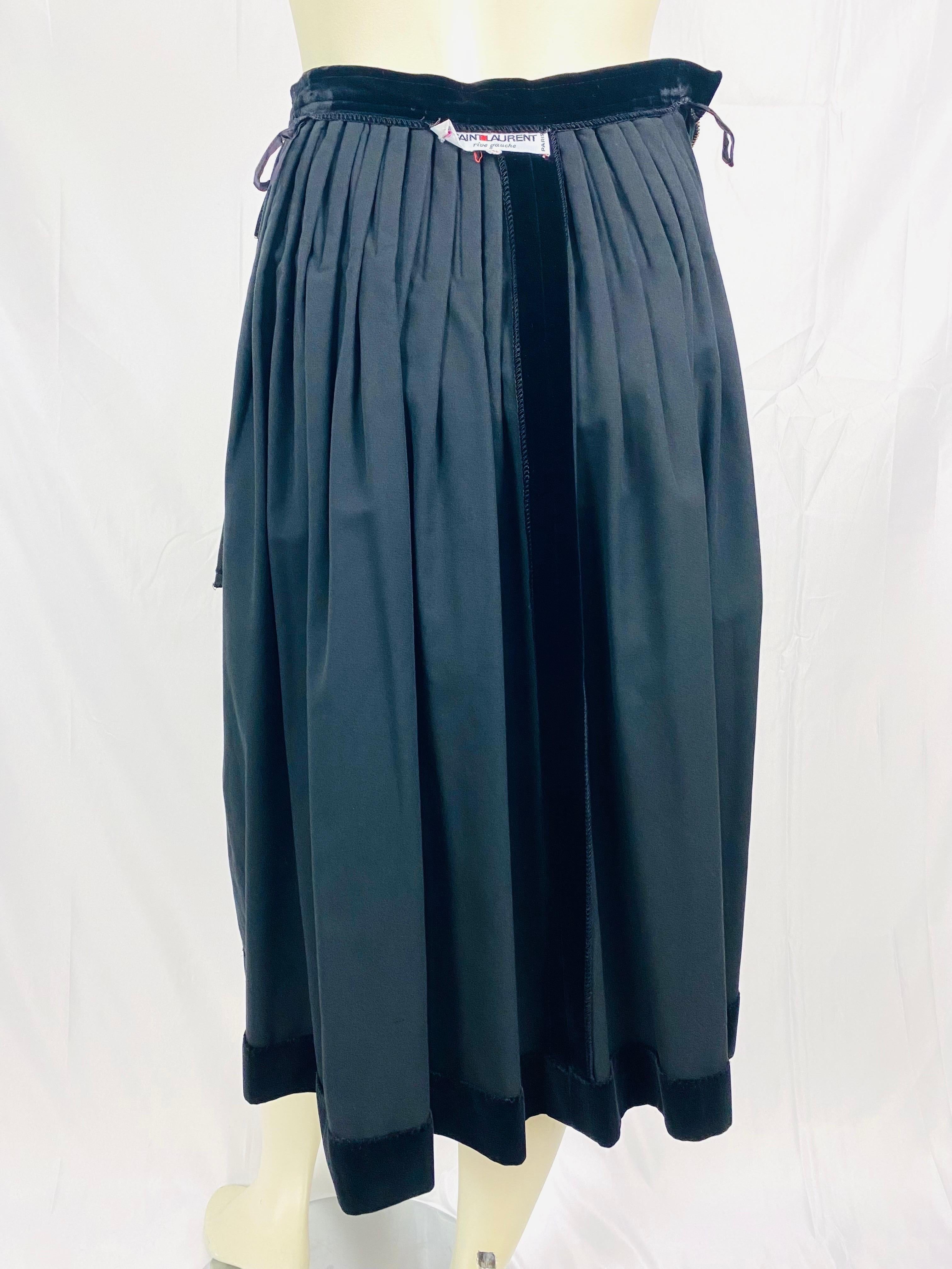 Vintage Yves saint laurent evening skirt from 1970 in black velvet For Sale 1