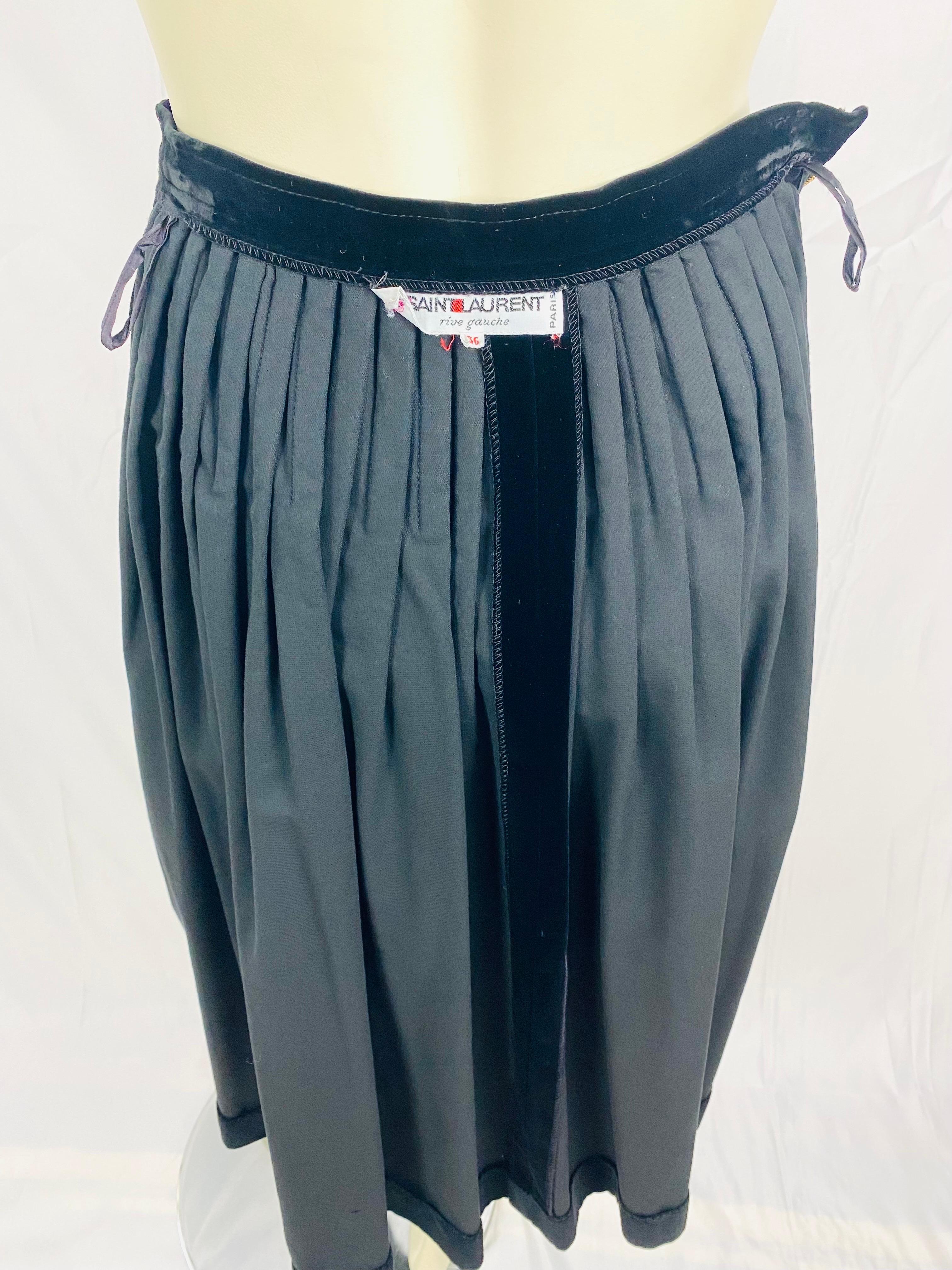 Vintage Yves saint laurent evening skirt from 1970 in black velvet For Sale 2