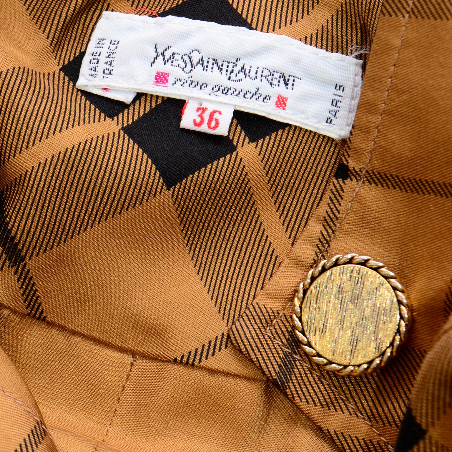 Yves Saint Laurent Goldene und schwarze Seidenbluse mit Krawatte am Hals im Angebot 5