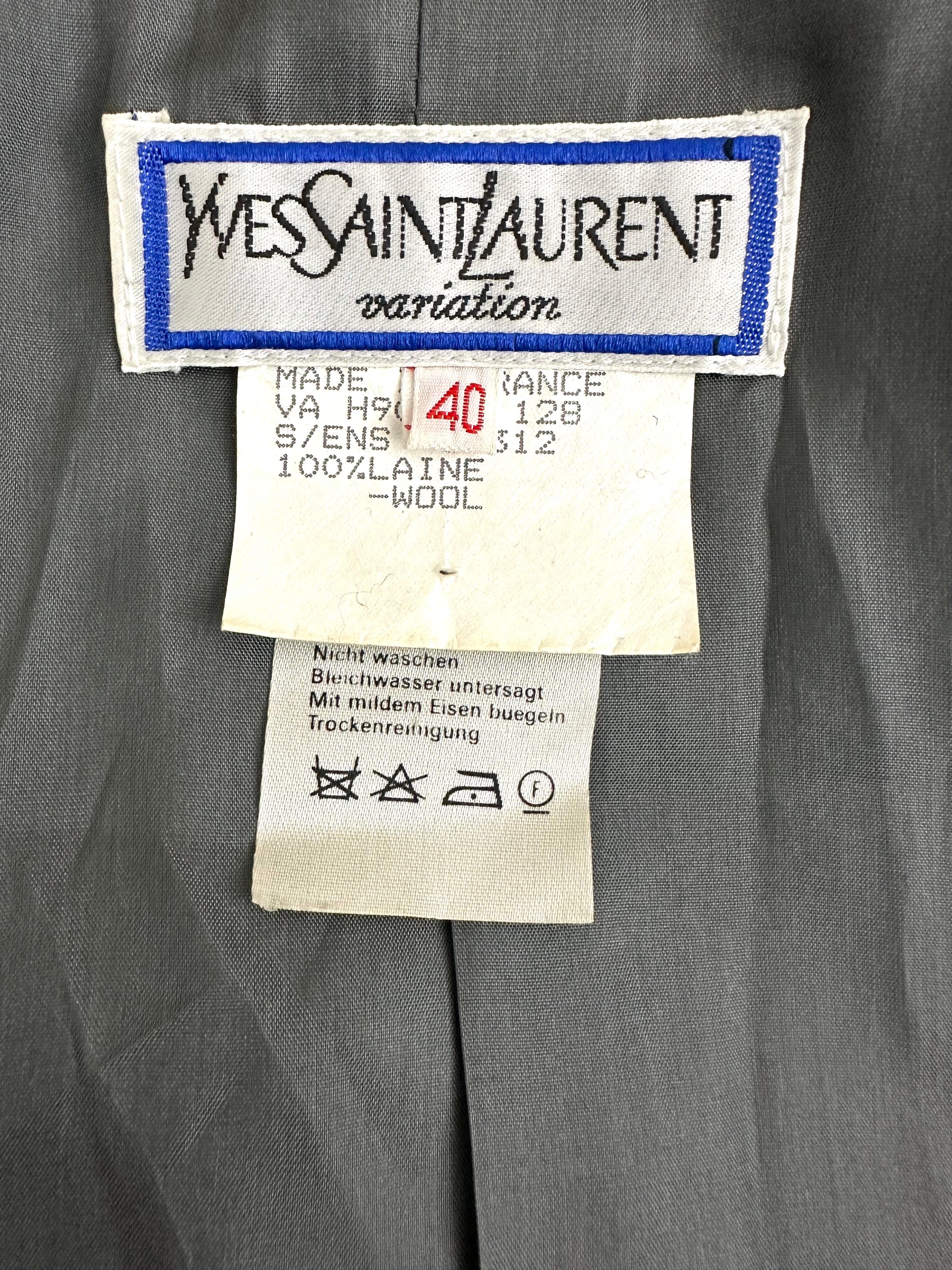 Vintage Yves saint Laurent grey wool blazer from 1990 For Sale 8
