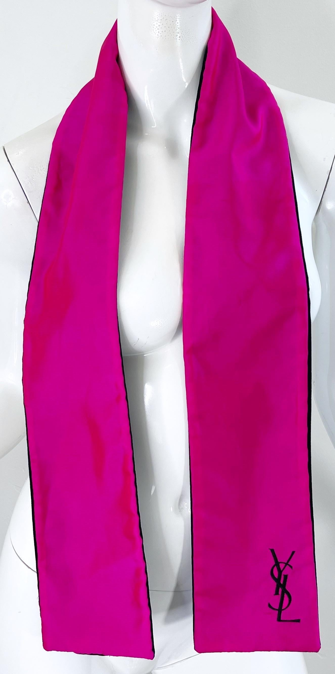 Vintage Yves Saint Laurent Stola-Schal aus rosa Seide und schwarzem Samt mit Logo im Angebot 2