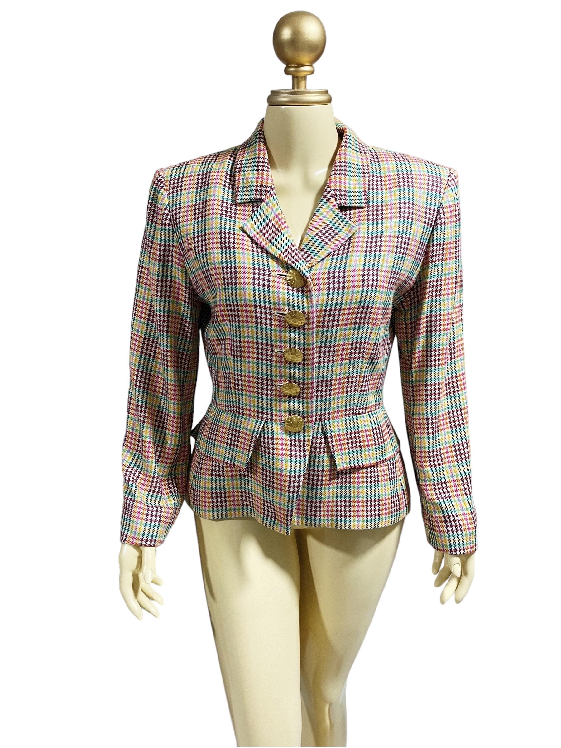 Blazer iconico ed estremamente difficile da trovare di Yves Saint Laurent. 

Stilista: Yves Saint Laurent
Dimensioni (pollici) (preso piatto)
Lunghezza: 24