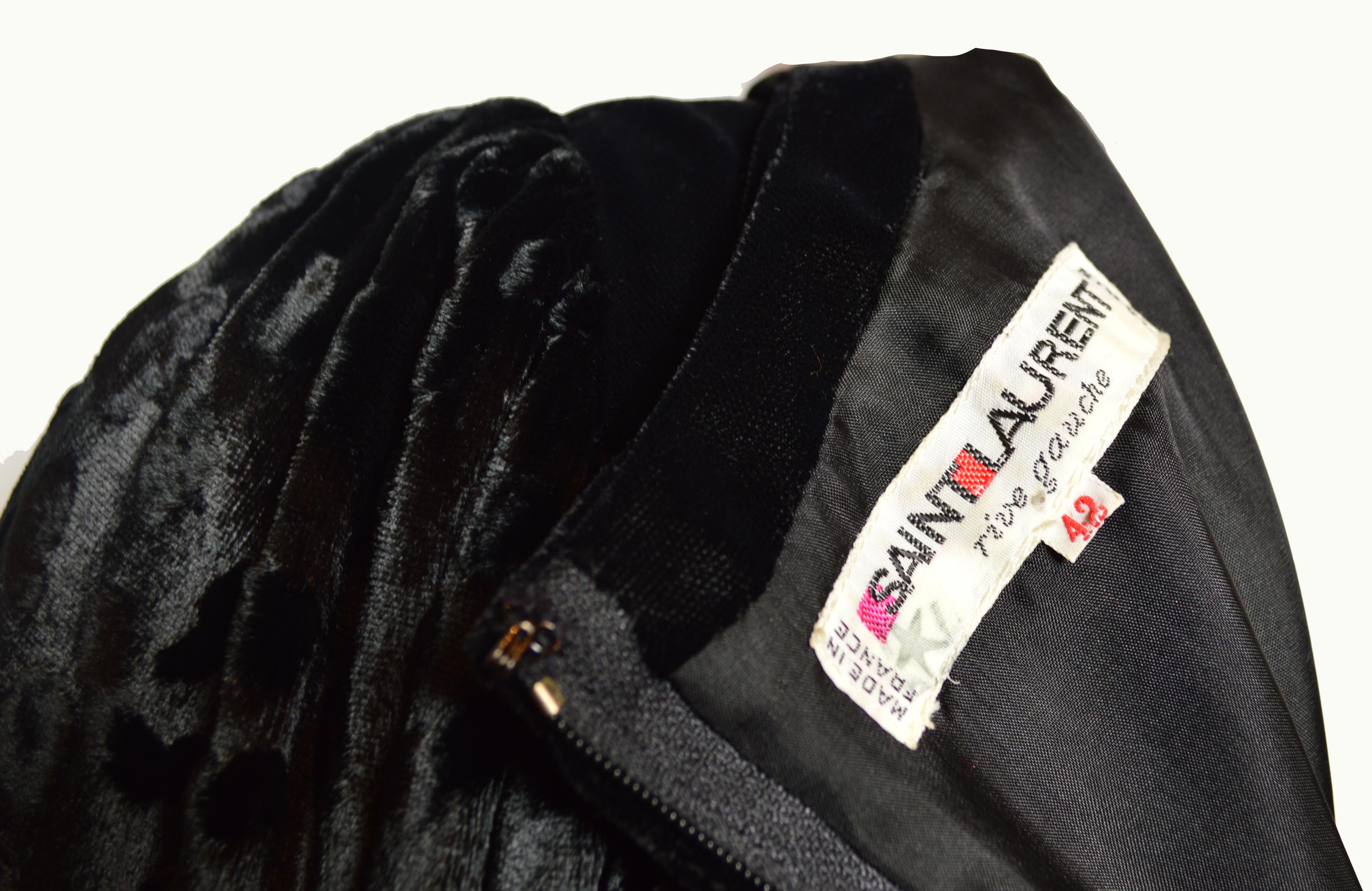 Vintage Yves Saint Laurent Maxi-Demi-Couture-Samtkleid aus Samt, 1980er Jahre  im Angebot 1