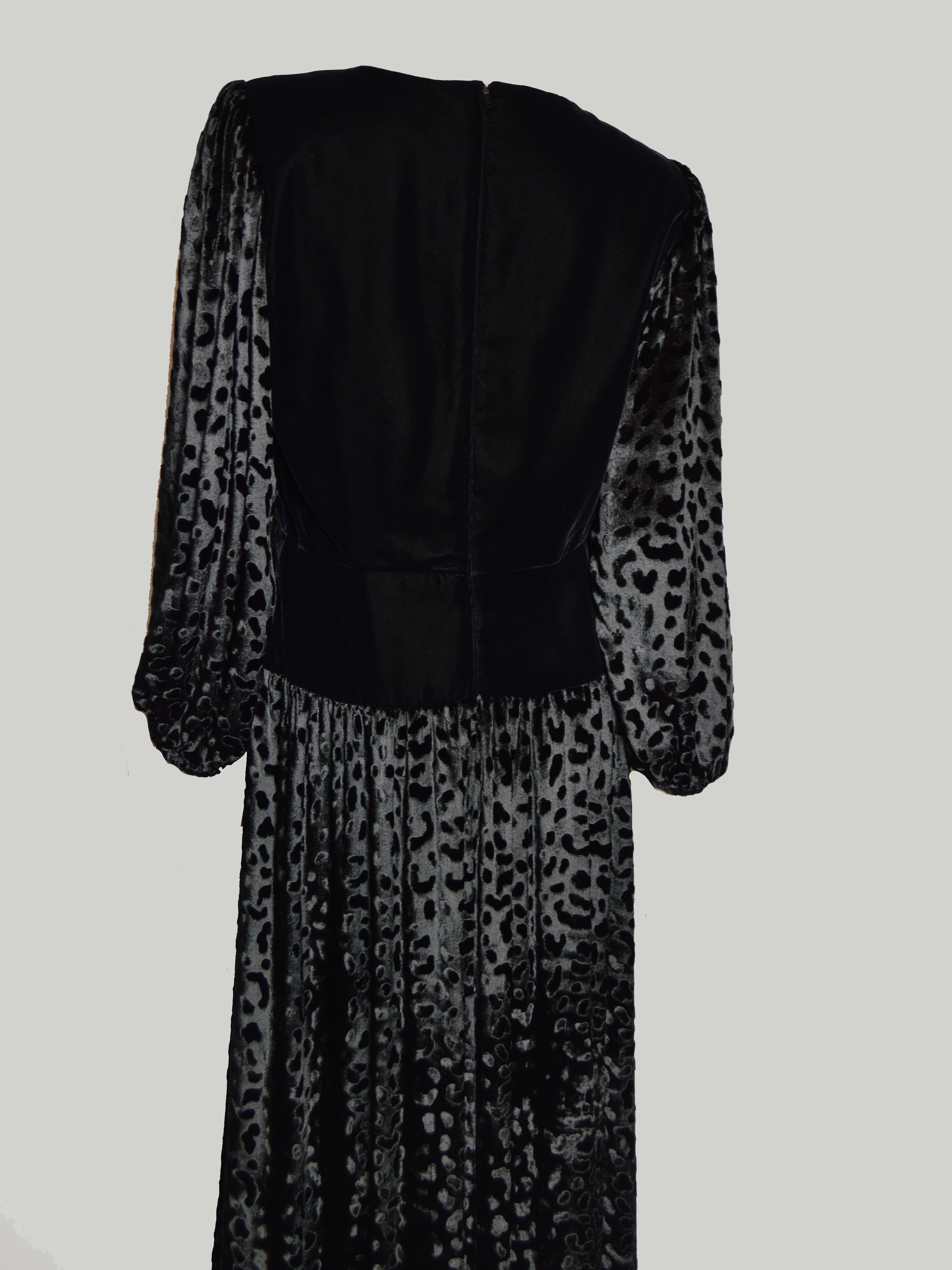 Vintage Yves Saint Laurent Maxi-Demi-Couture-Samtkleid aus Samt, 1980er Jahre  im Angebot 3