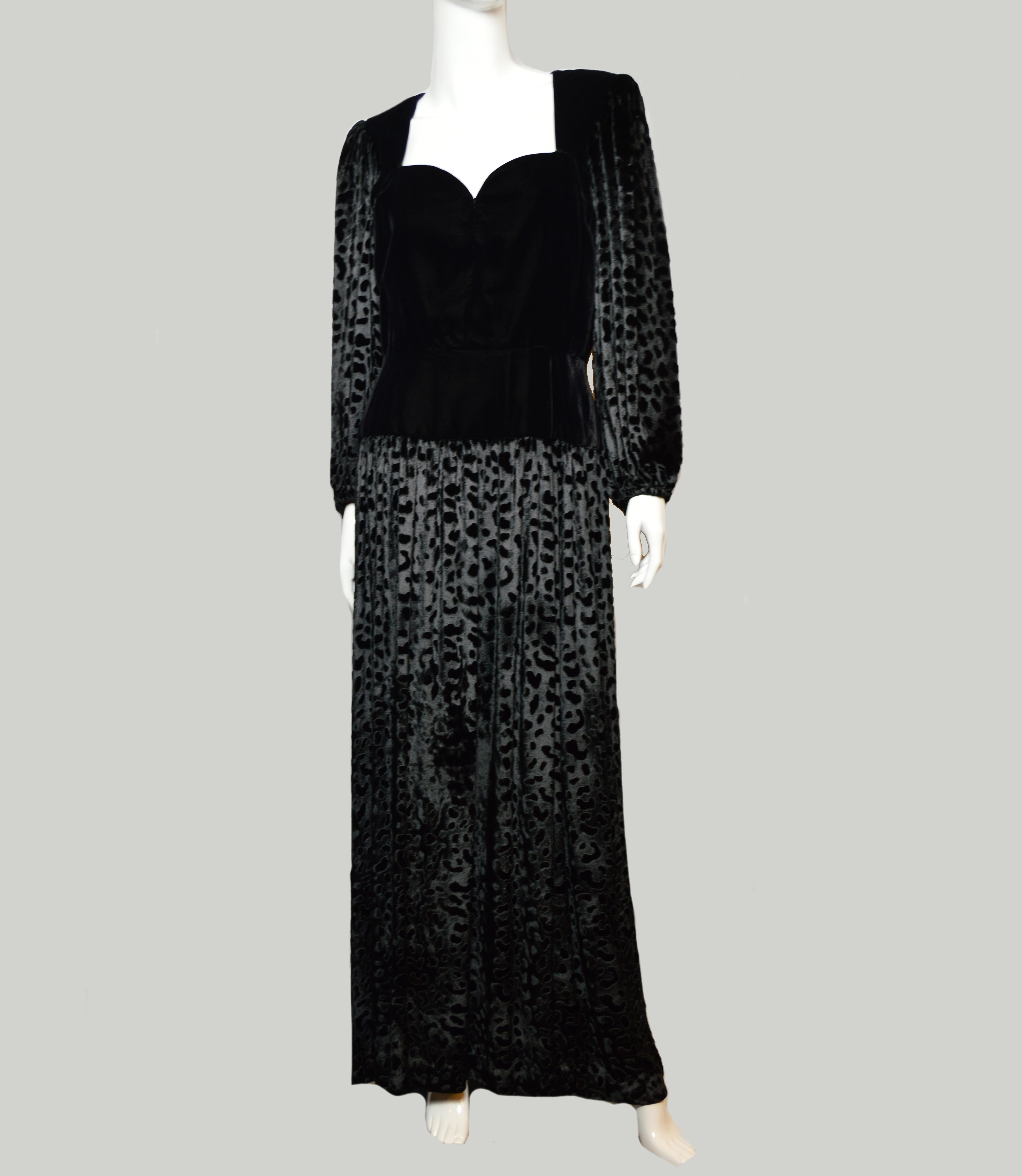 Vintage Yves Saint Laurent maxi demi-couture velvet dress, 1980s  For Sale 4