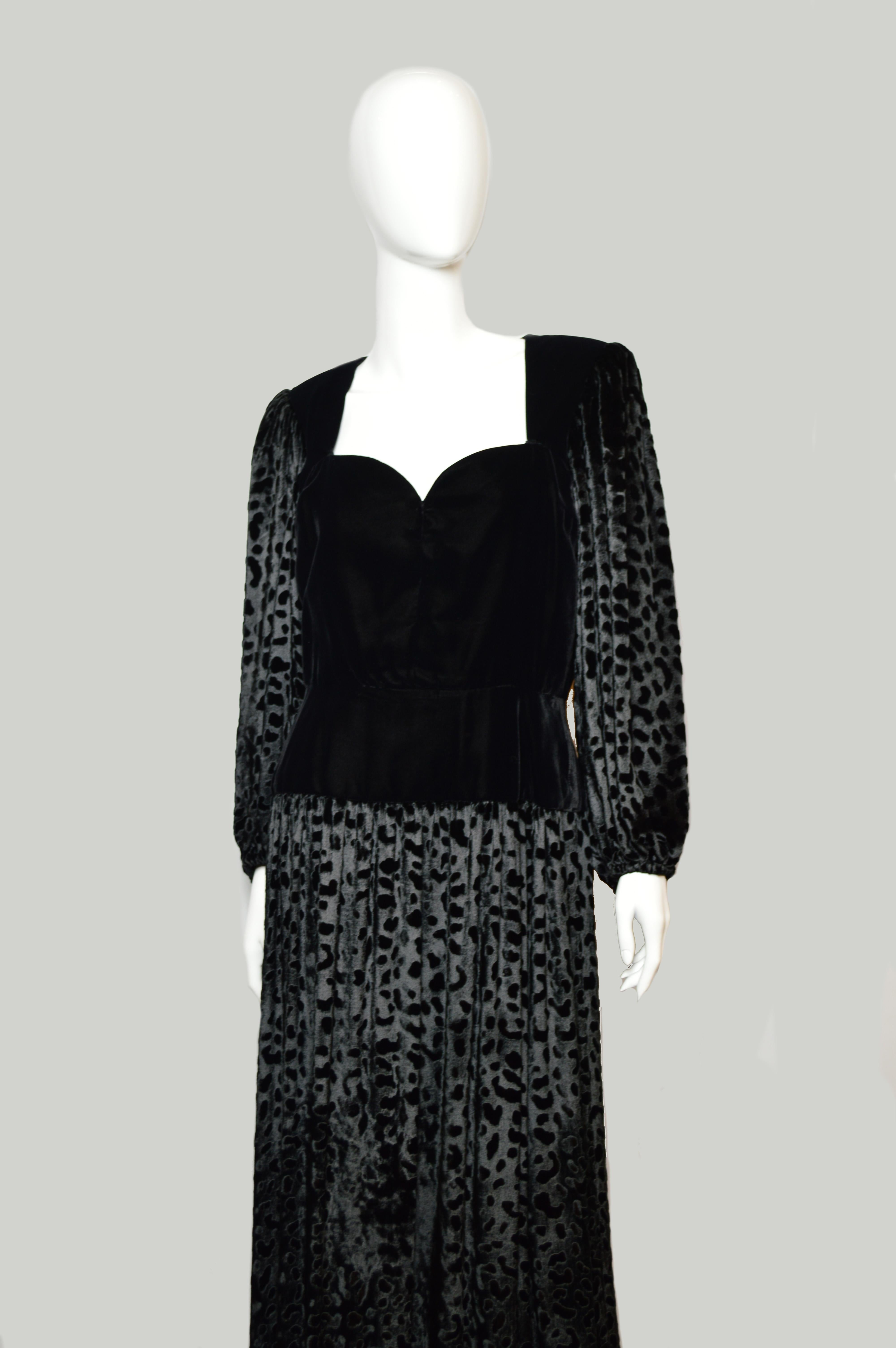 Vintage Yves Saint Laurent maxi demi-couture velvet dress, 1980s  For Sale 5