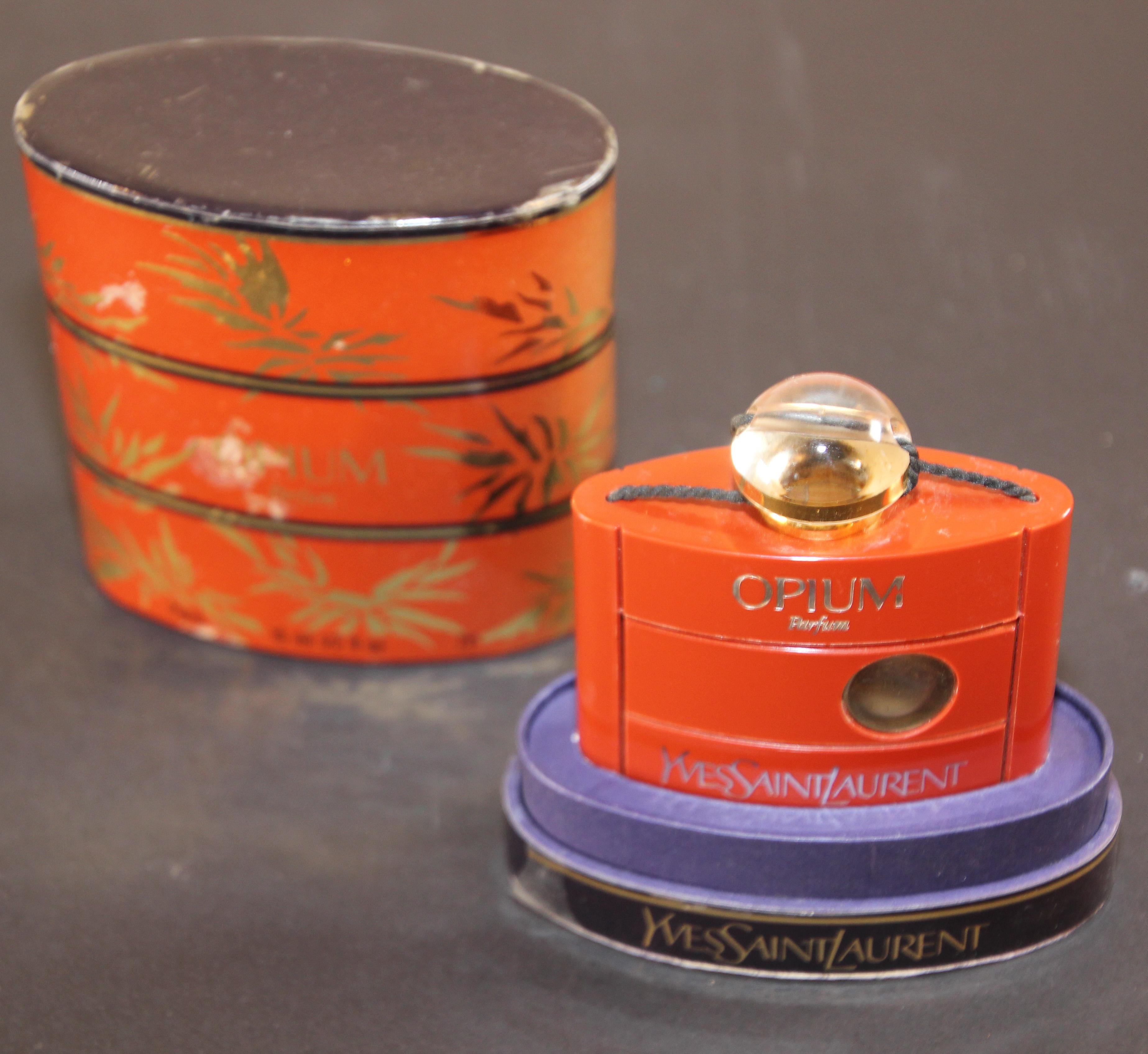 Vintage Yves Saint Laurent Opium Parfum, hergestellt in Frankreich, Sammlerflasche, 1980er Jahre (Bakelit) im Angebot