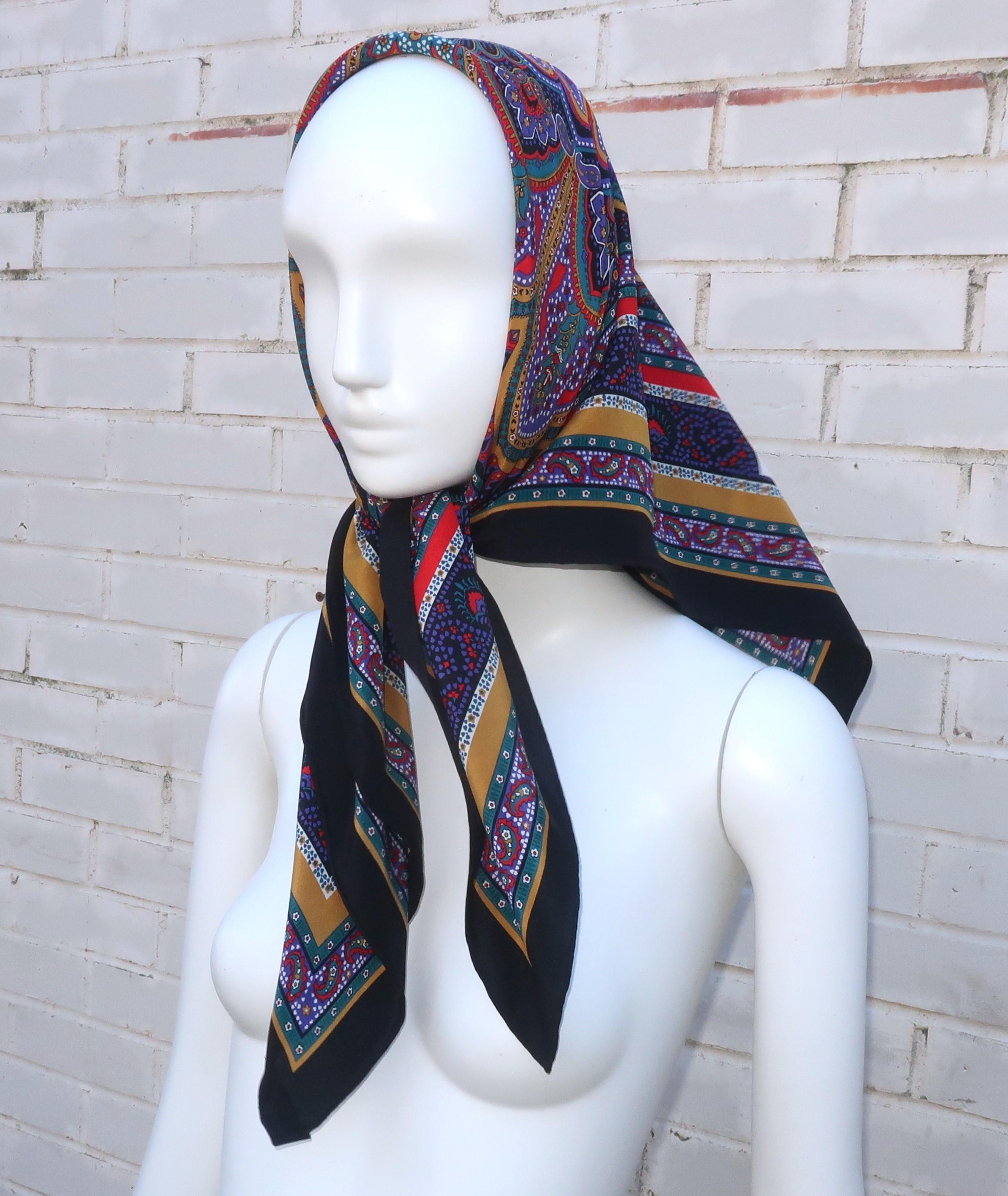 Sciarpa in seta stile paisley di Yves Saint Laurent in vendita 7