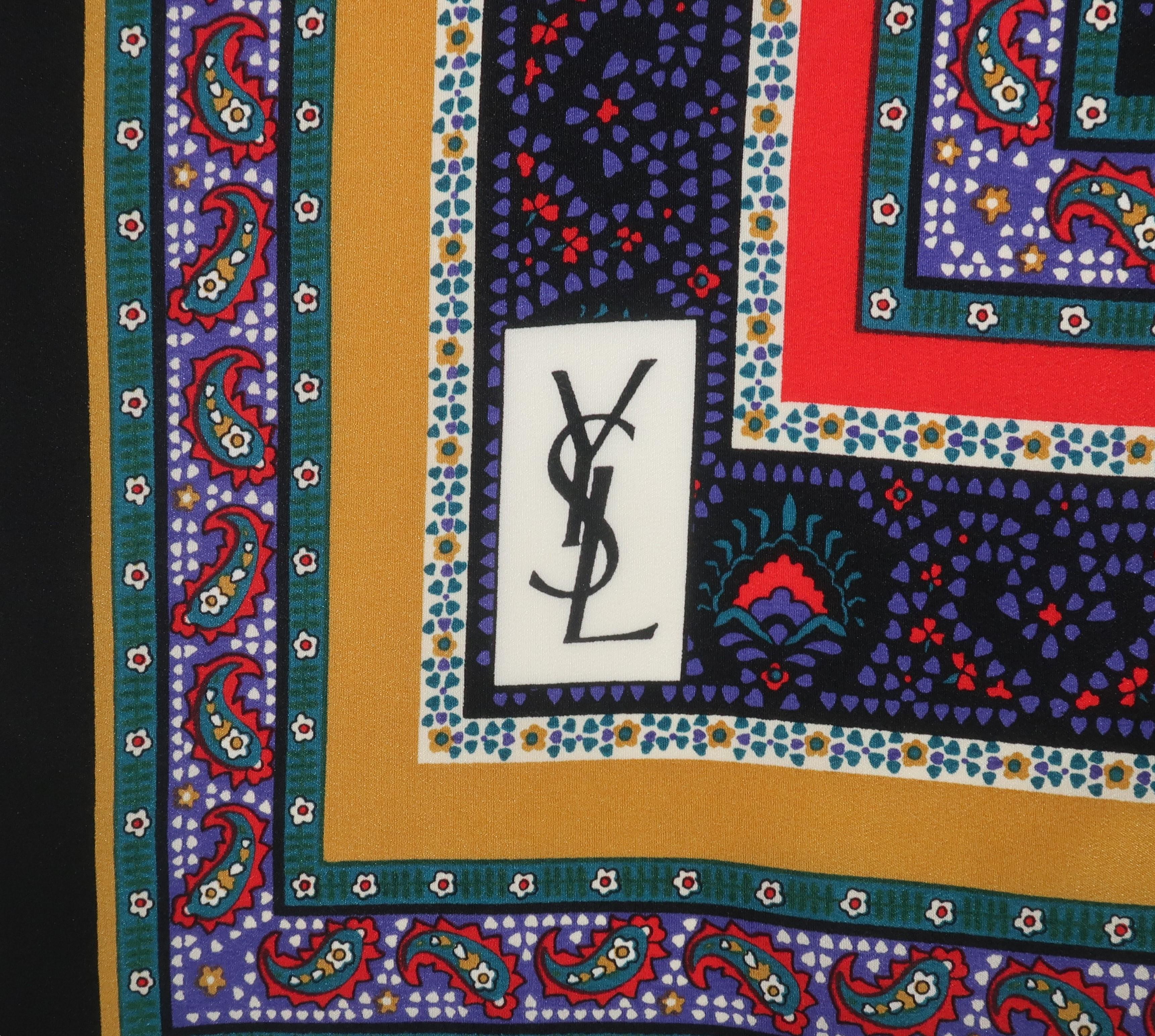Sciarpa in seta stile paisley di Yves Saint Laurent in vendita 1